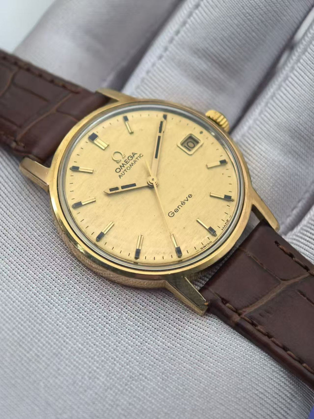Swiss Vintage Omega Genève Automatic Men's Watch Cal. 565 Date 24 Jewels Gold Filled Case 34.8mm 615-3900