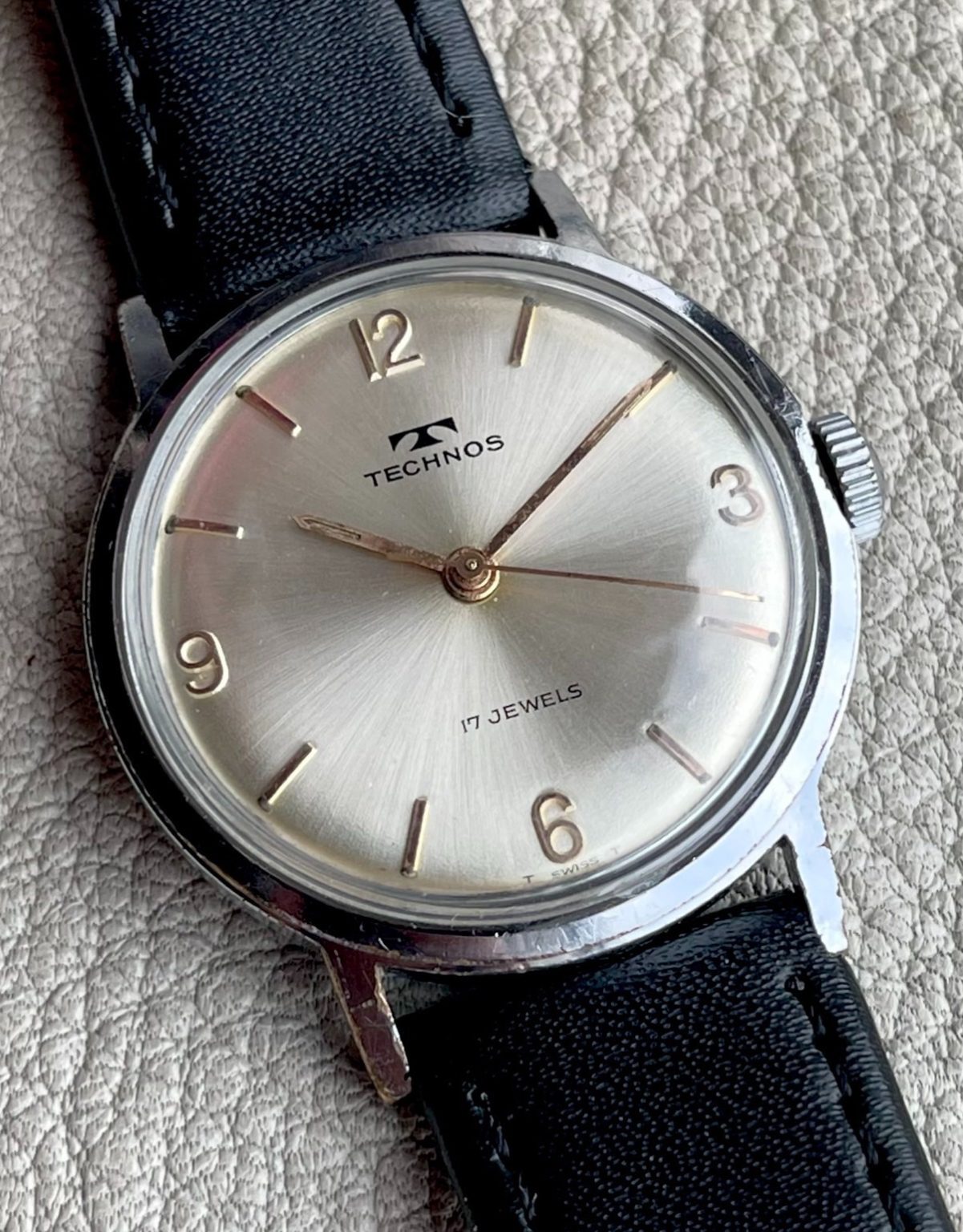 Technos Vintage Manual Winding Swiss Watch 34mm 17 Jewels 023-0420