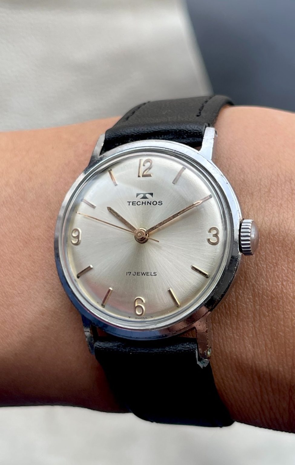 Technos Vintage Manual Winding Swiss Watch 34mm 17 Jewels 023-0420