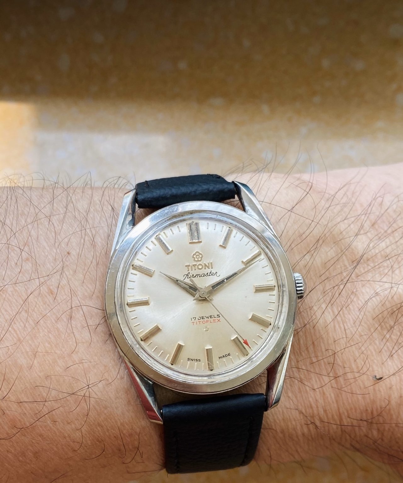 Swiss Titoni Vintage Manual Wind Mens' Watch 34.5mm ETA2750 17 Jewels 037-0230