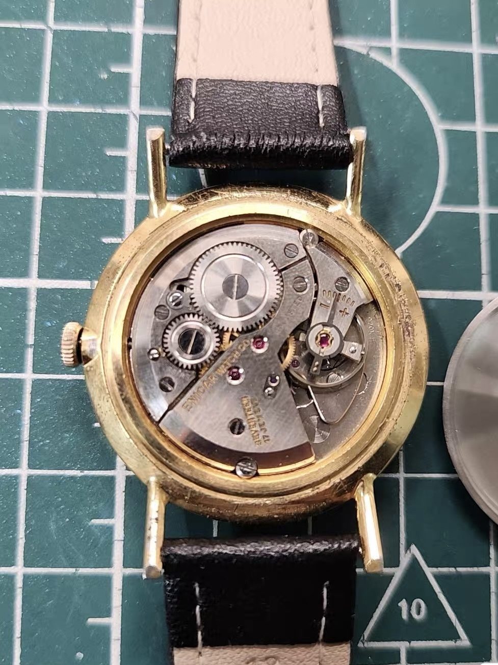 Swiss Vintage Enicar Manual Wind Watch 17Jewels 14K Gold-Plated 36mm 049-0500