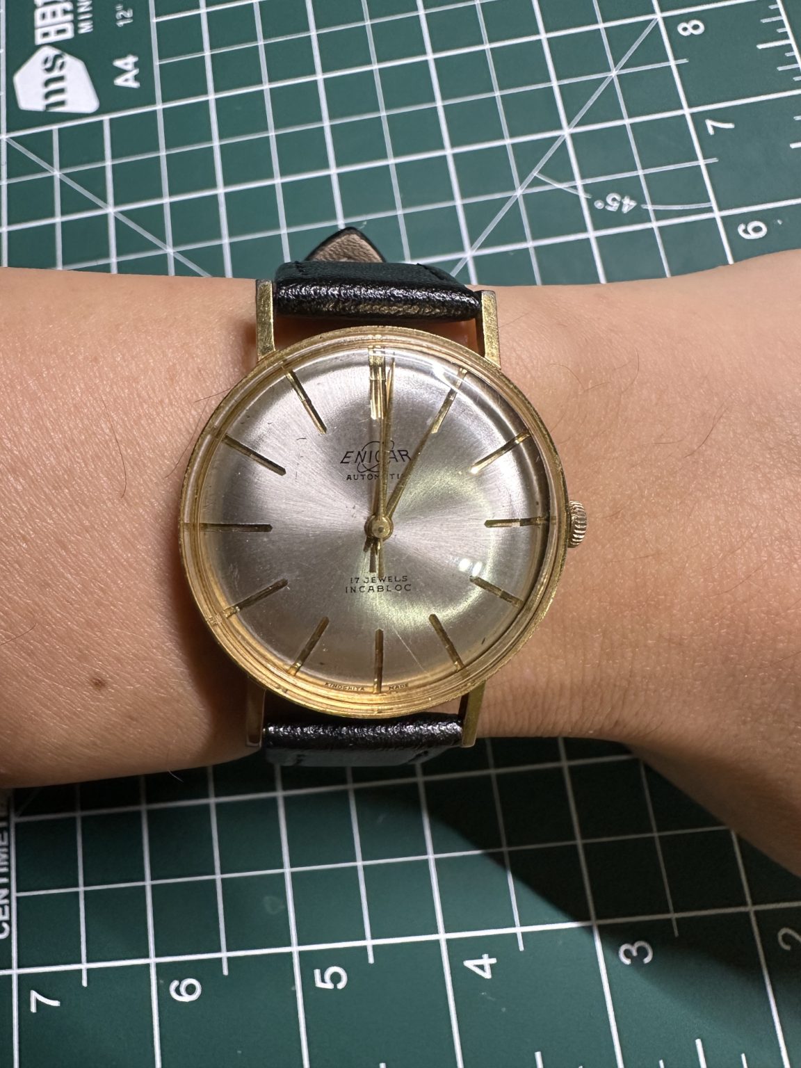 Swiss Vintage Enicar Manual Wind Watch 17Jewels 14K Gold-Plated 36mm 049-0500