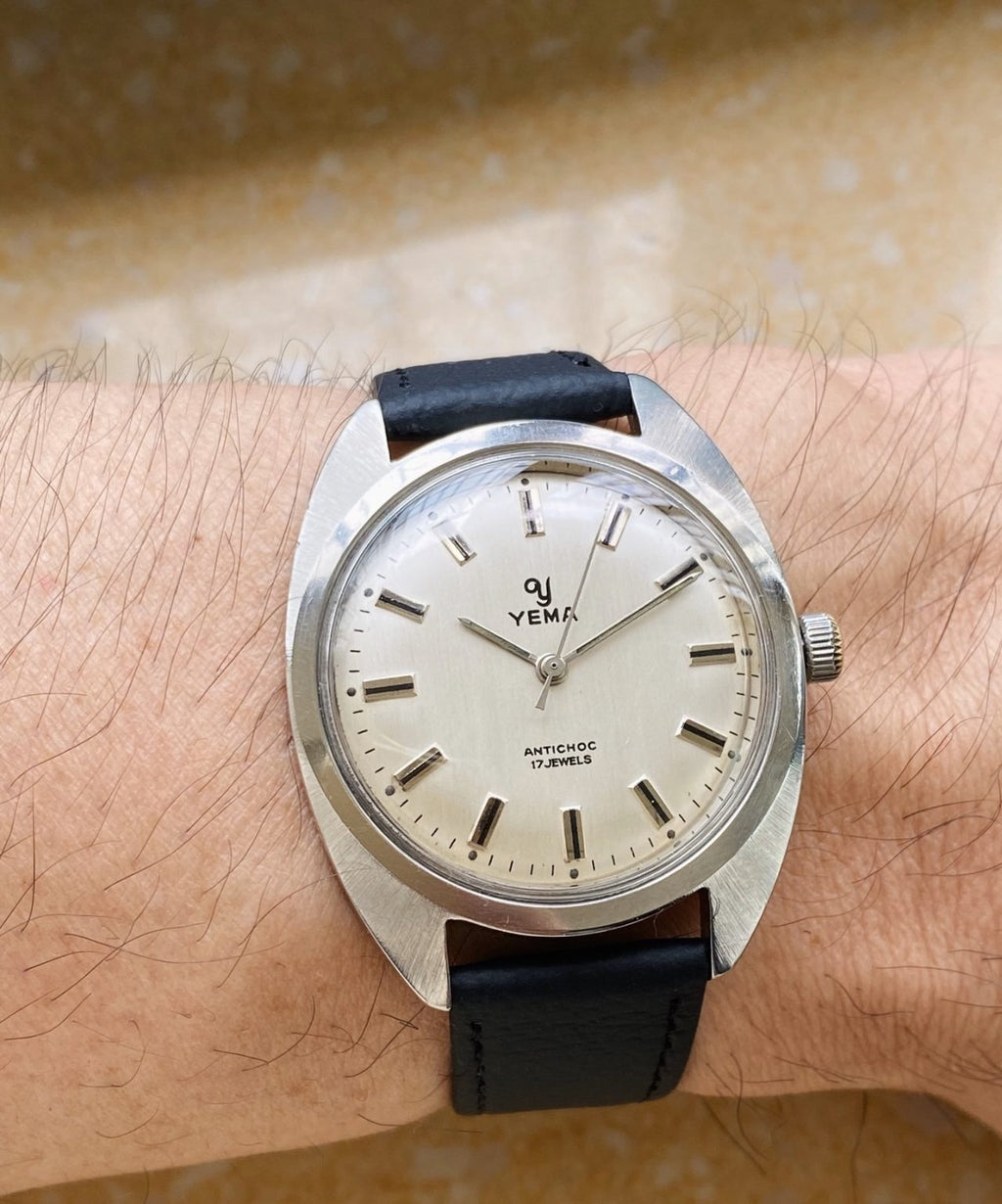 French Made YEMA Vintage Manual-Winding Mens' Watch 36mm 17 Jewels 053-0170