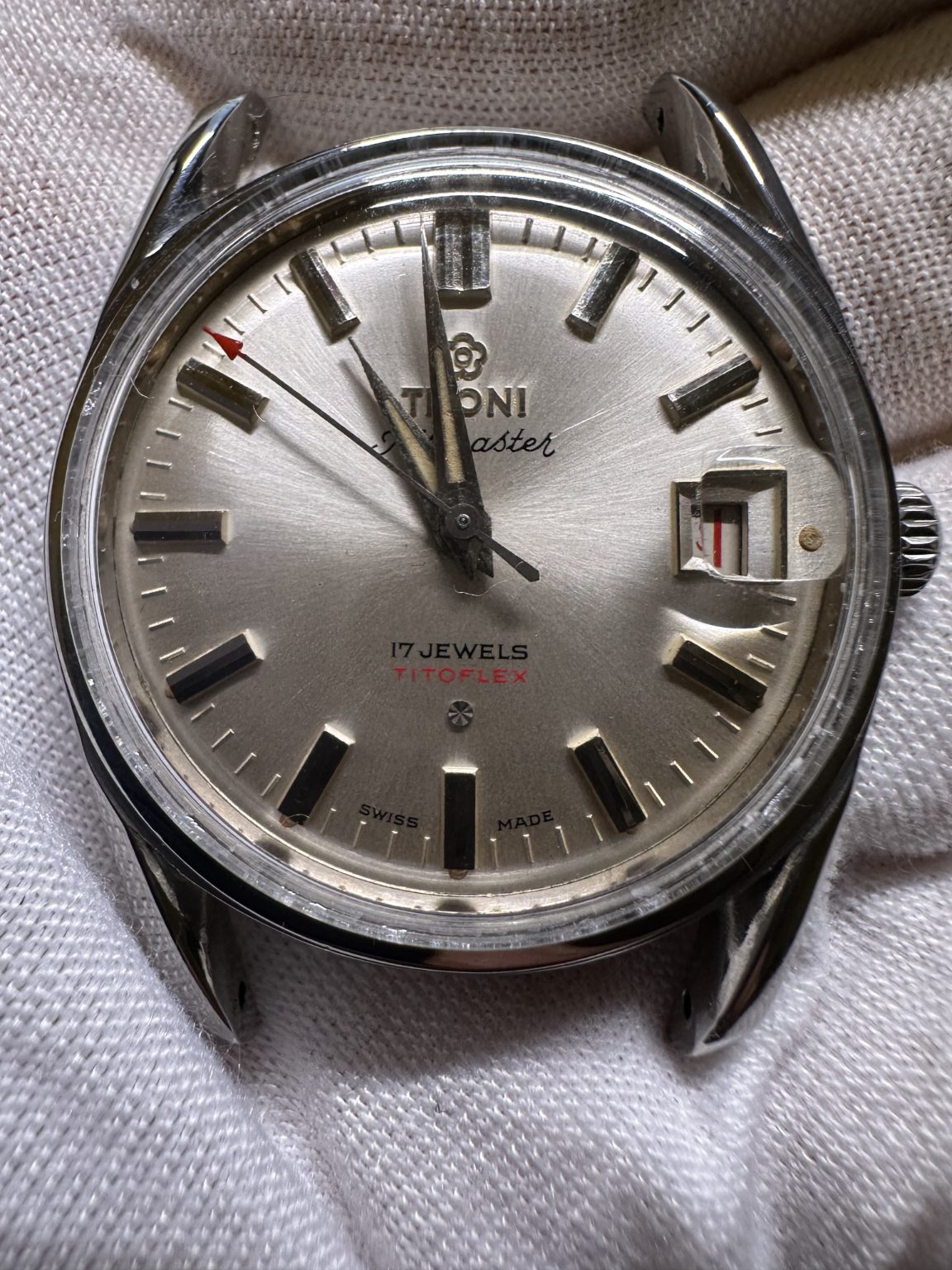 Titoni Vintage Manual-Winding Men's Swiss Watch 34mm 17 Jewels SKU.071-0400