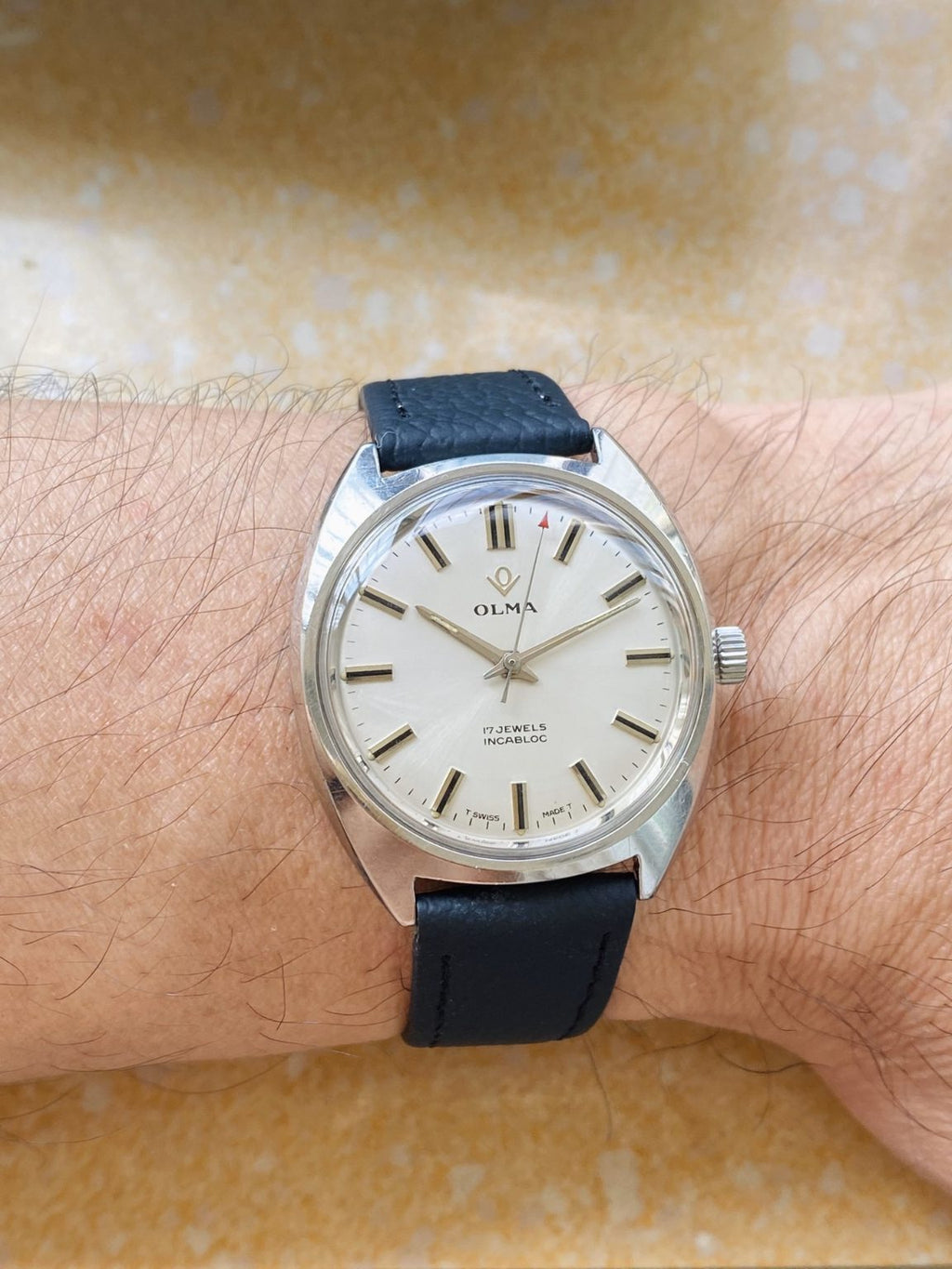 OLMA Vintage Manual-Winding Mens' Swiss Watch 35mm 17 Jewels SKU.090-0170