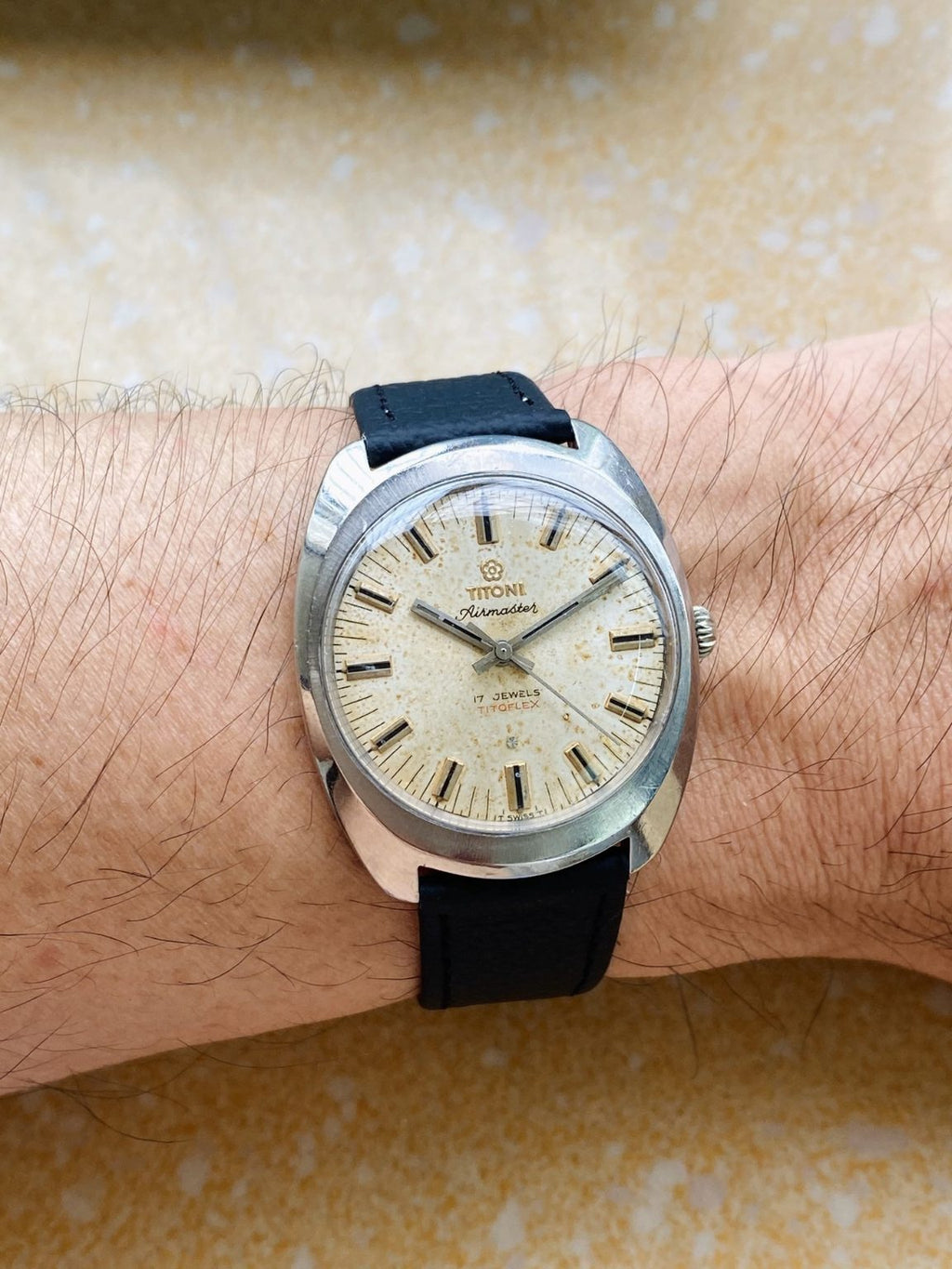 Titoni Manual-Winding Mens' Swiss Watch 34.5mm ETA2750 17 Jewels 154-0170