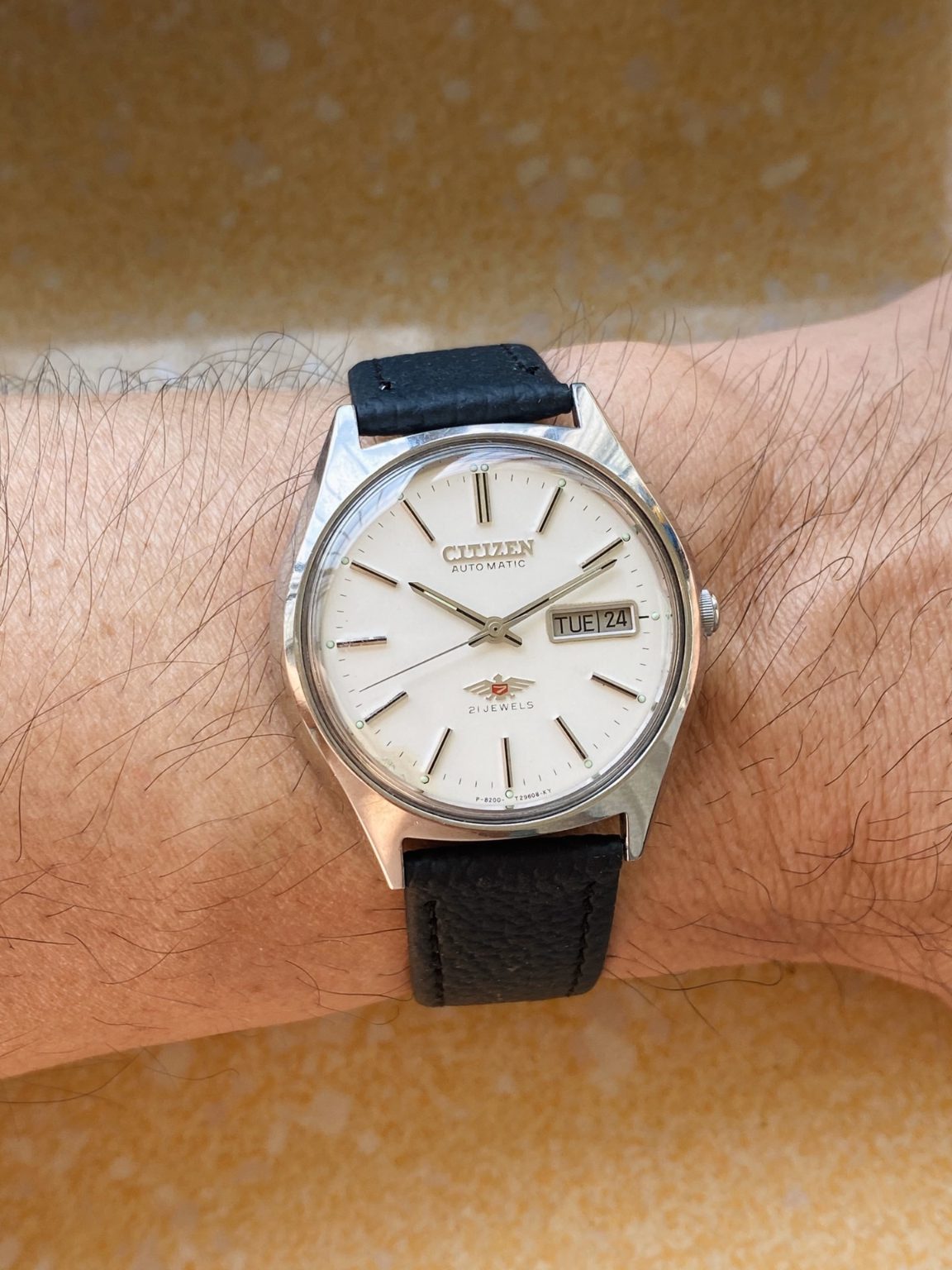 Vintage Citizen White Eagle Automatic Watch 8200 21Jewels 36mm 224-0120