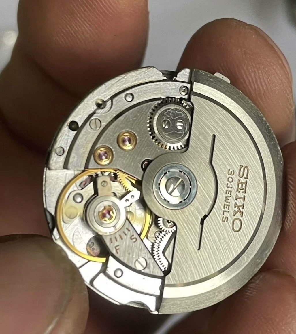 Seiko SEIKOMATIC-R DIASHOCK 30 Jewels Day Date Automatic Watch 35.5mm 201-0450