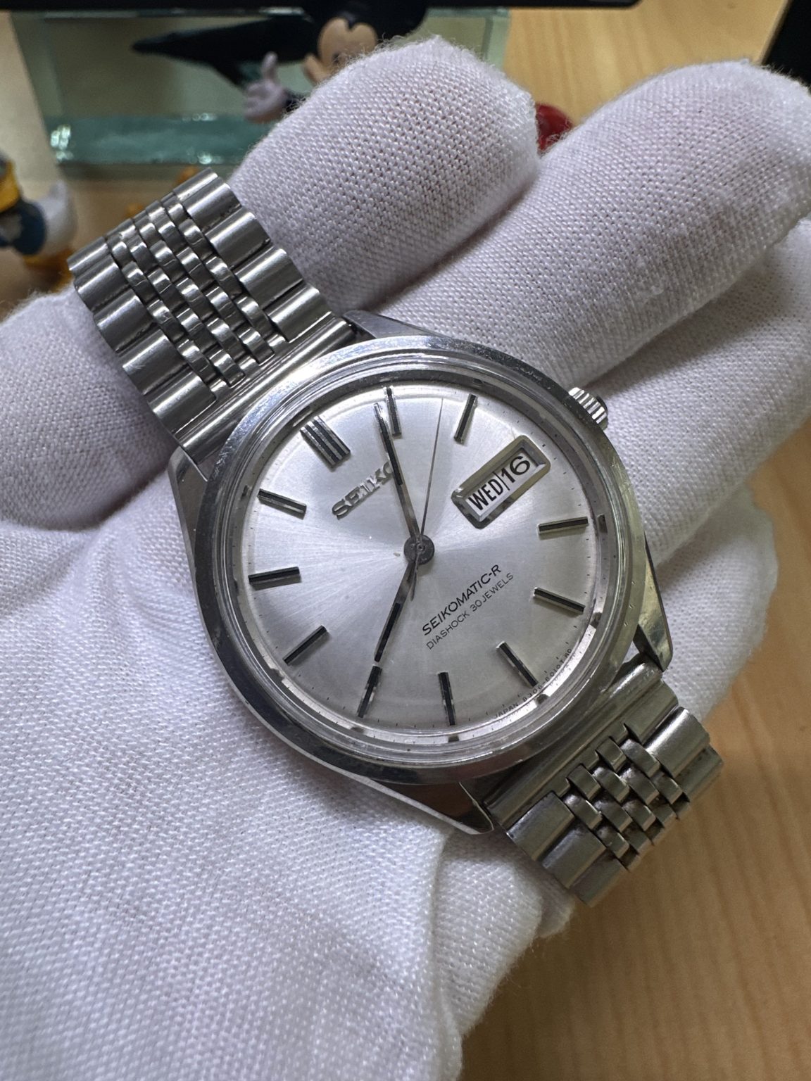 Seiko SEIKOMATIC-R DIASHOCK 30 Jewels Day Date Automatic Watch 35.5mm 201-0450