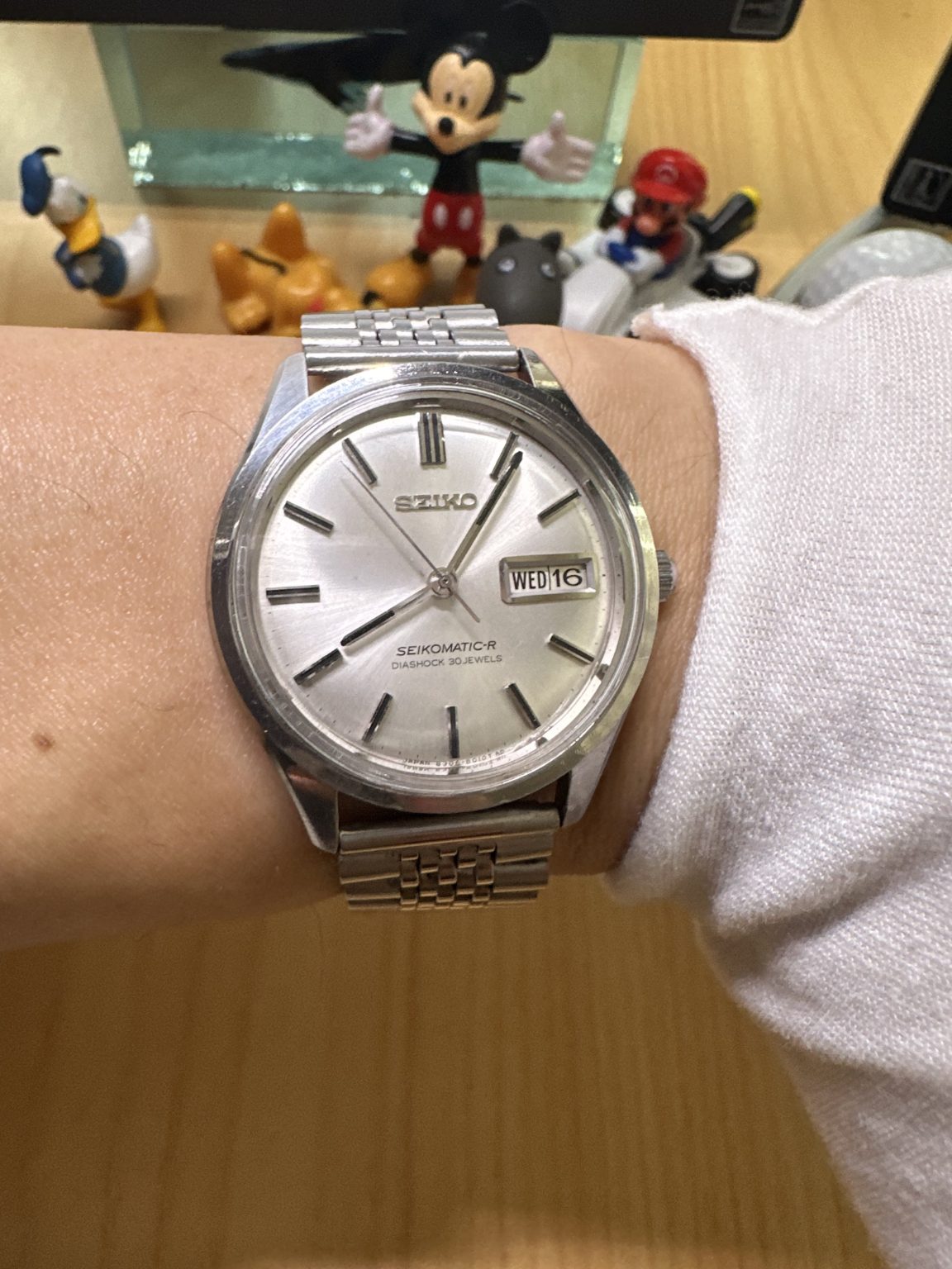 Seiko SEIKOMATIC-R DIASHOCK 30 Jewels Day Date Automatic Watch 35.5mm 201-0450