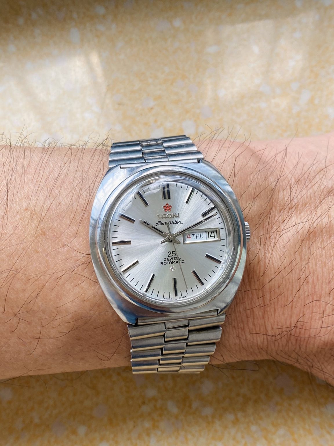 Swiss Made Titoni Airmaster Day Date Automatic Watch 37.5mm 25 Jewels 237-0360