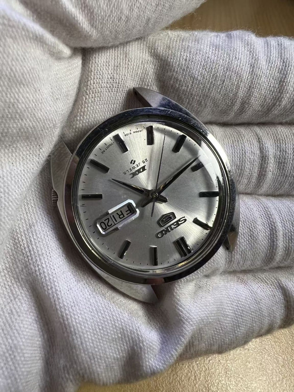 Seiko Number 5 DX Day Date Automatic Watch 6106-7000T 25 Jewels 36MM 145-0300