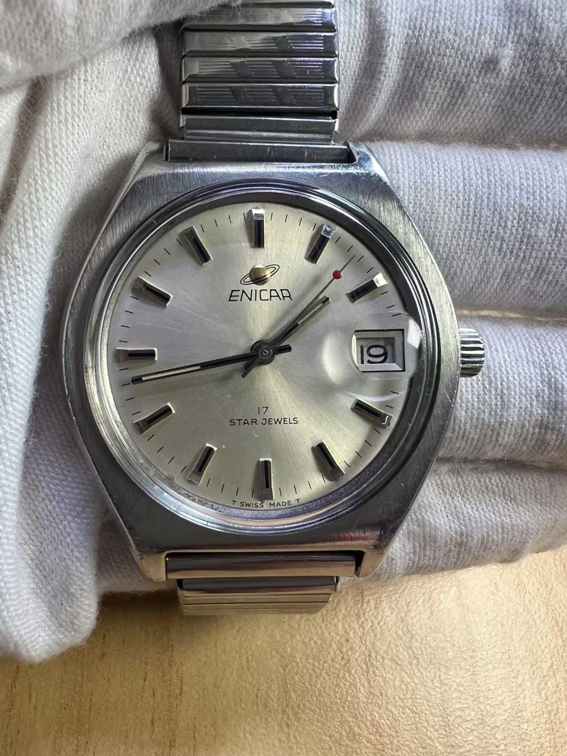 Swiss Made Enicar Star Jewels Date Manual-Winding Watch 17 Jewels