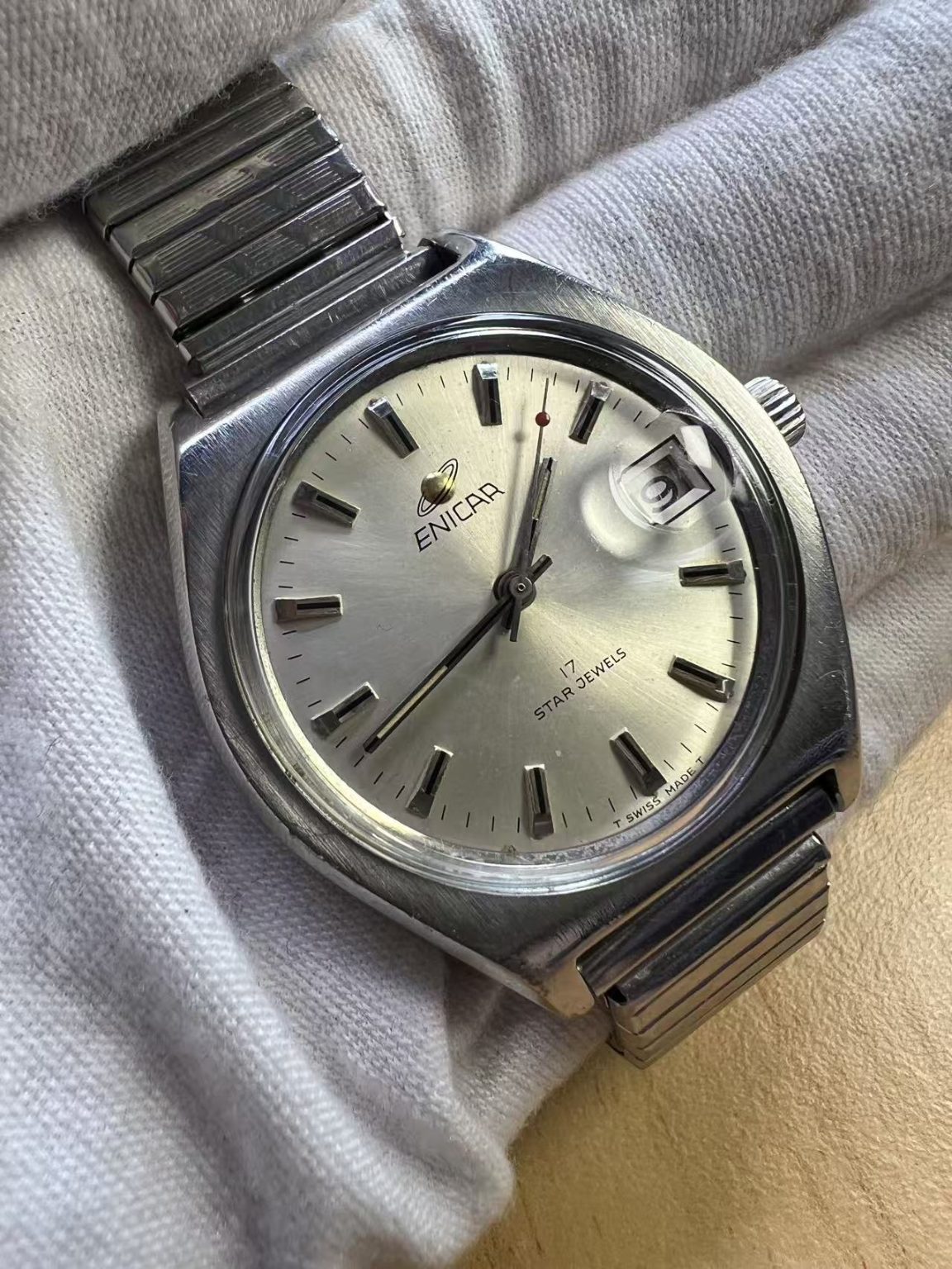 Swiss Made Enicar Star Jewels Date Manual-Winding Watch 17 Jewels