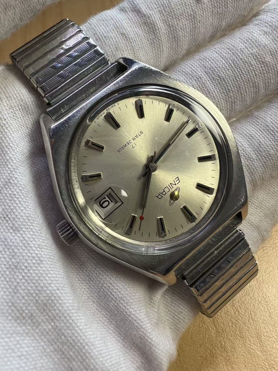 Swiss Made Enicar Star Jewels Date Manual-Winding Watch 17 Jewels