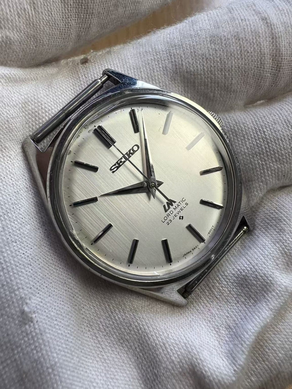 Special Price Seiko Lord Matic LM Automatic Watch 5601A 23 Jewels 36MM 140-0400
