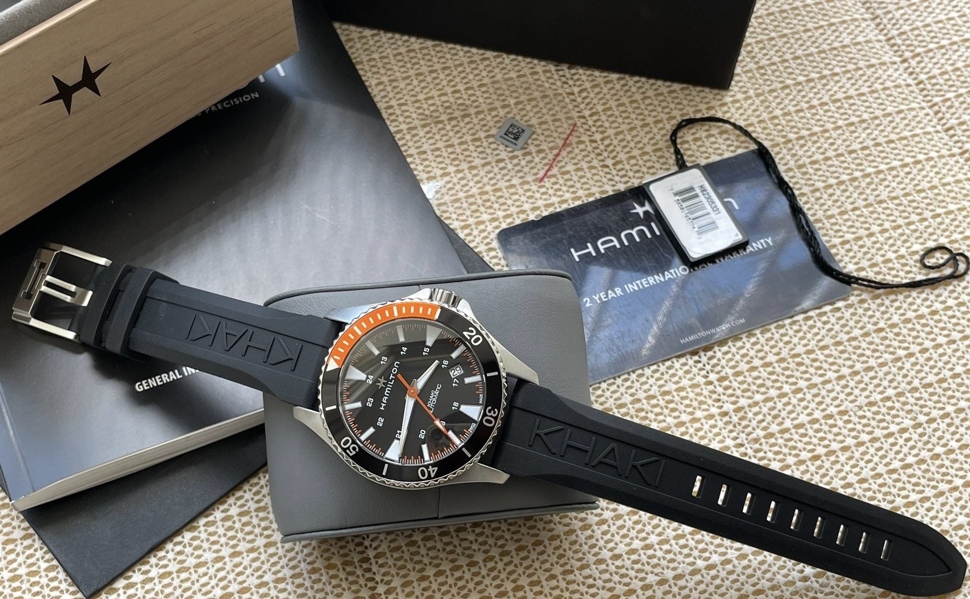 Hamilton Khaki Navy Scuba Automatic Watch H82305331 40mm Full Set 276-2100