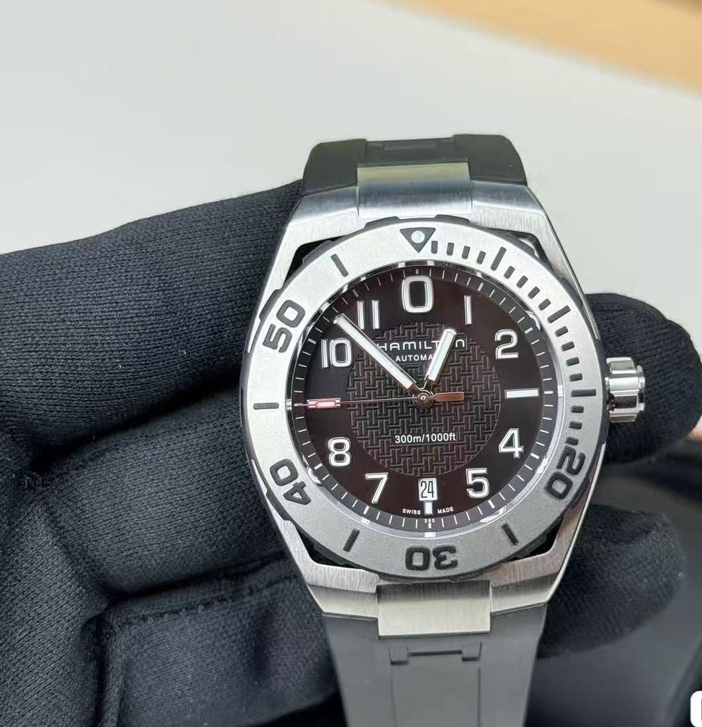 Hamilton Khaki Navy Sub Date Automatic Watch 2824-2 25 Jewels 42MM 339-2800