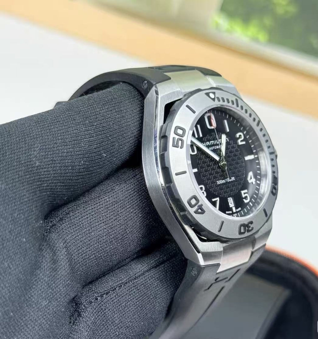 Hamilton Khaki Navy Sub Date Automatic Watch 2824-2 25 Jewels 42MM 339-2800