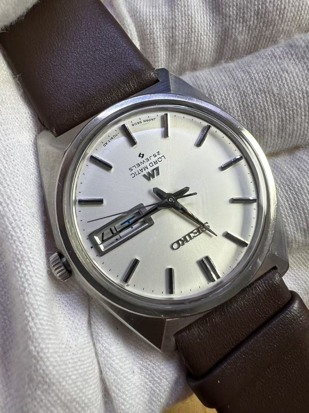 Seiko Lord Matic LM Day Date Automatic Watch 5606 25 Jewels 36MM 303-0400