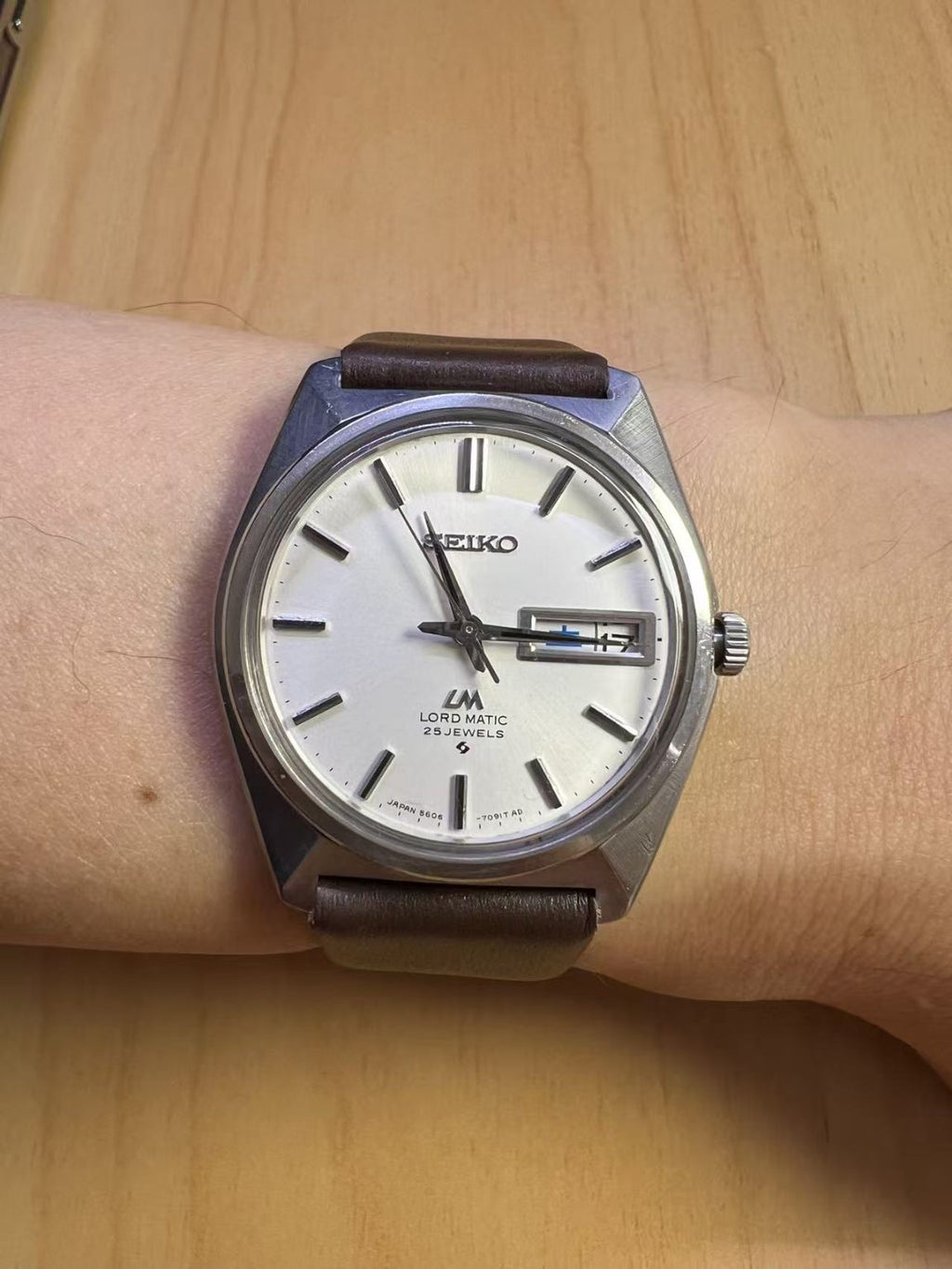 Seiko Lord Matic LM Day Date Automatic Watch 5606 25 Jewels 36MM 303-0400