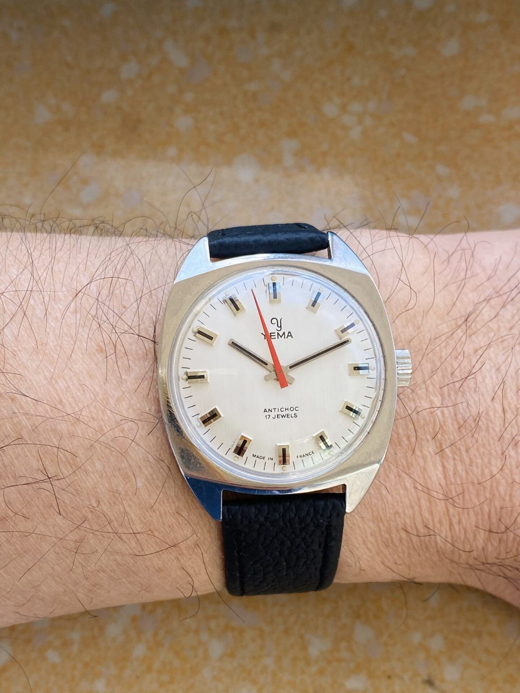 YEMA Vintage Manual-Winding Mens' French Watch 35mm 17 Jewels 375-210