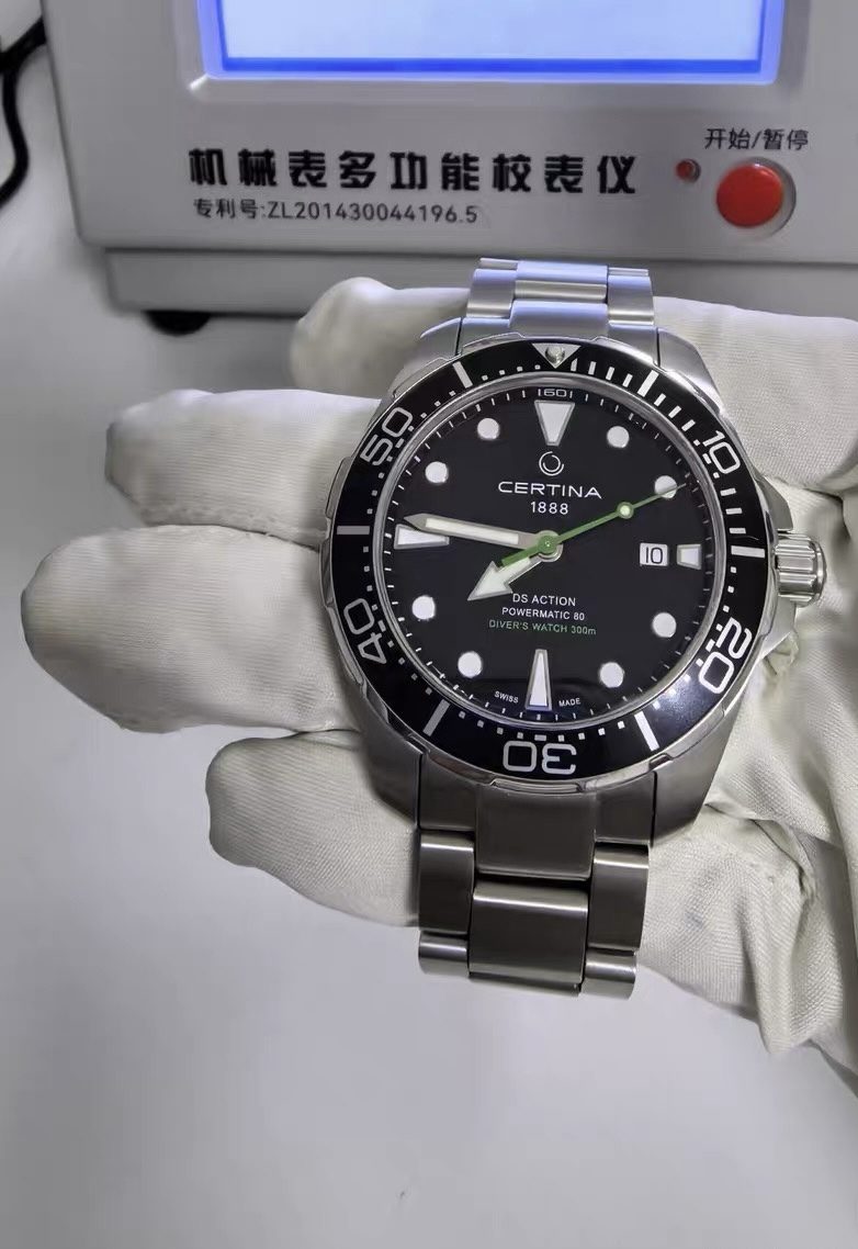 Swiss Made Mens Certina DS Action Automatic Diver Watch 43mm 390-2000 Fullset