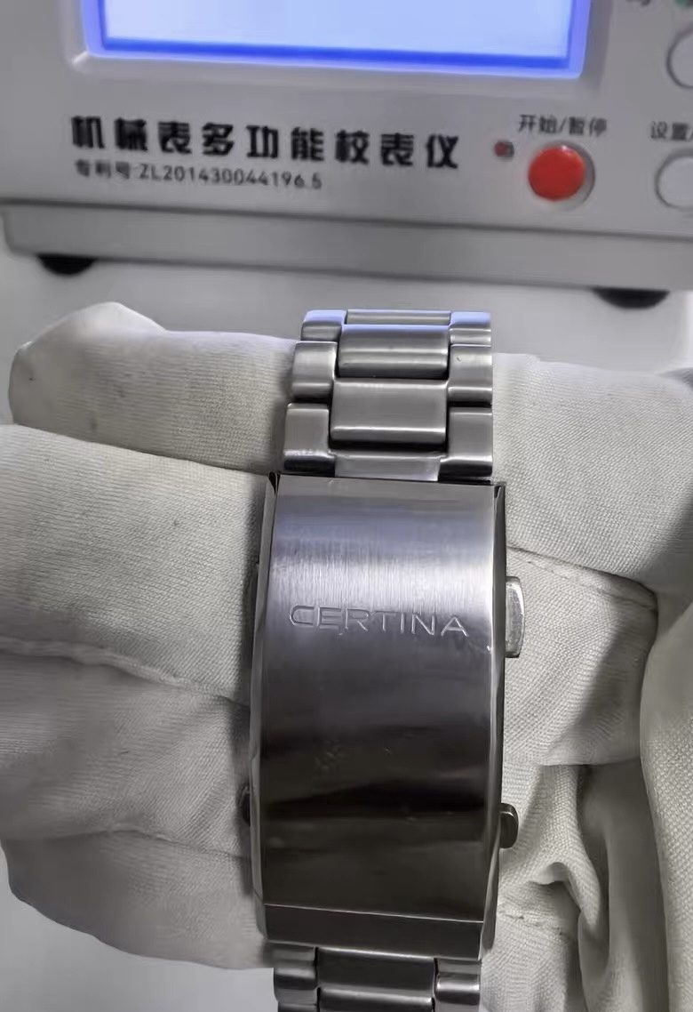 Swiss Made Mens Certina DS Action Automatic Diver Watch 43mm 390-2000 Fullset