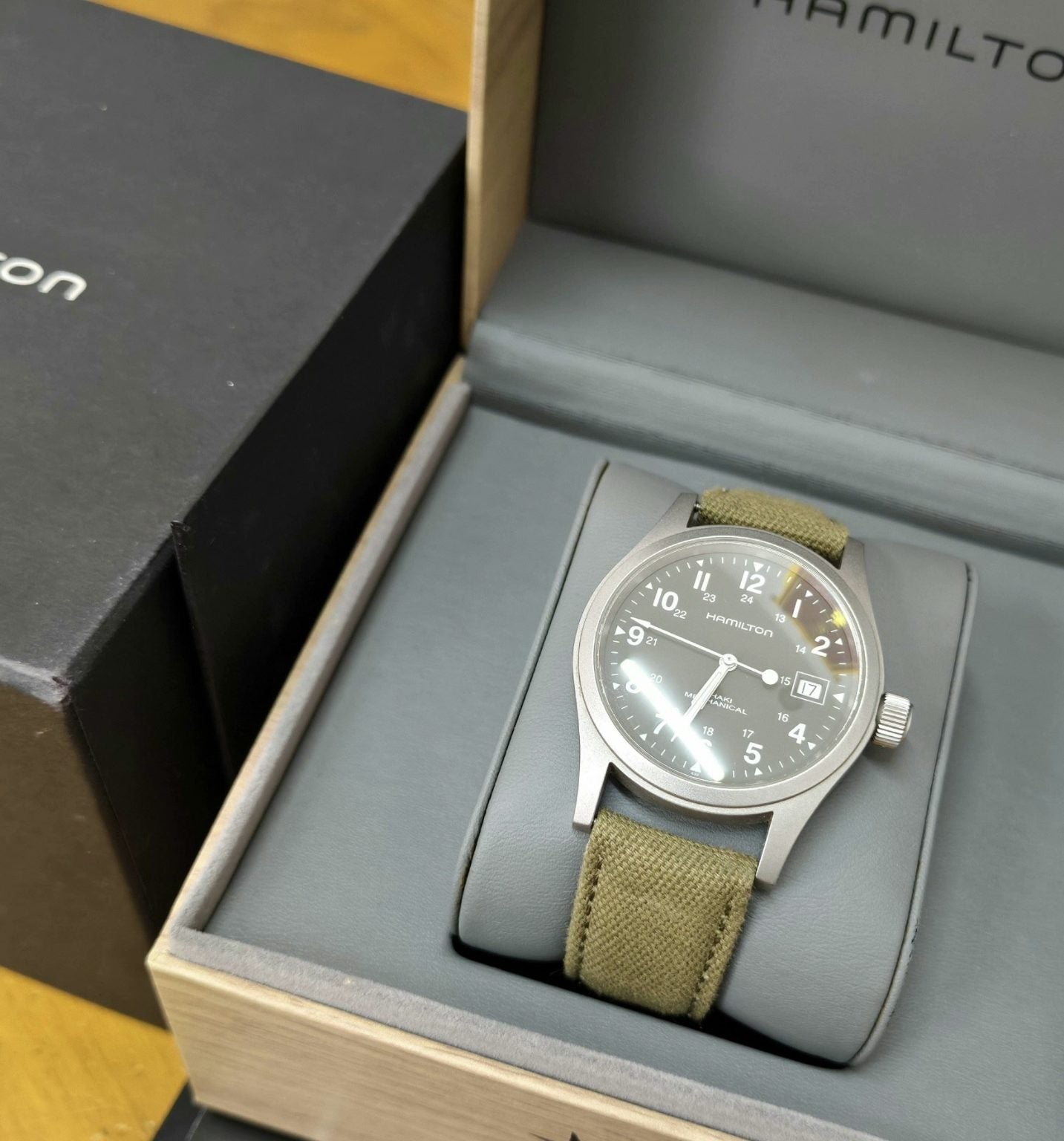 Hamilton Khaki Mechanical Manual Watch Swiss Made 38MM Ref.H69439363 398-1700