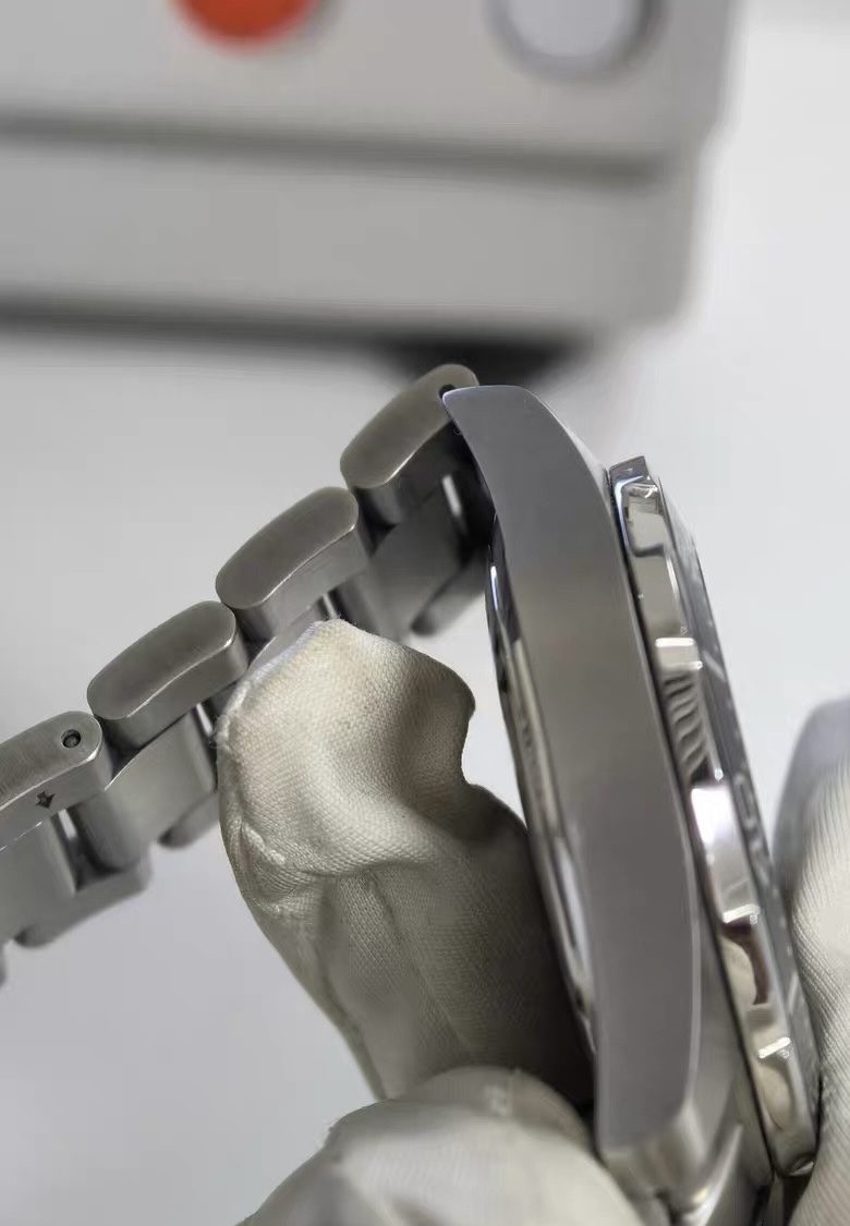 Swiss Made Mens Certina DS Action Automatic Diver Watch 43mm 399-2000 Fullset