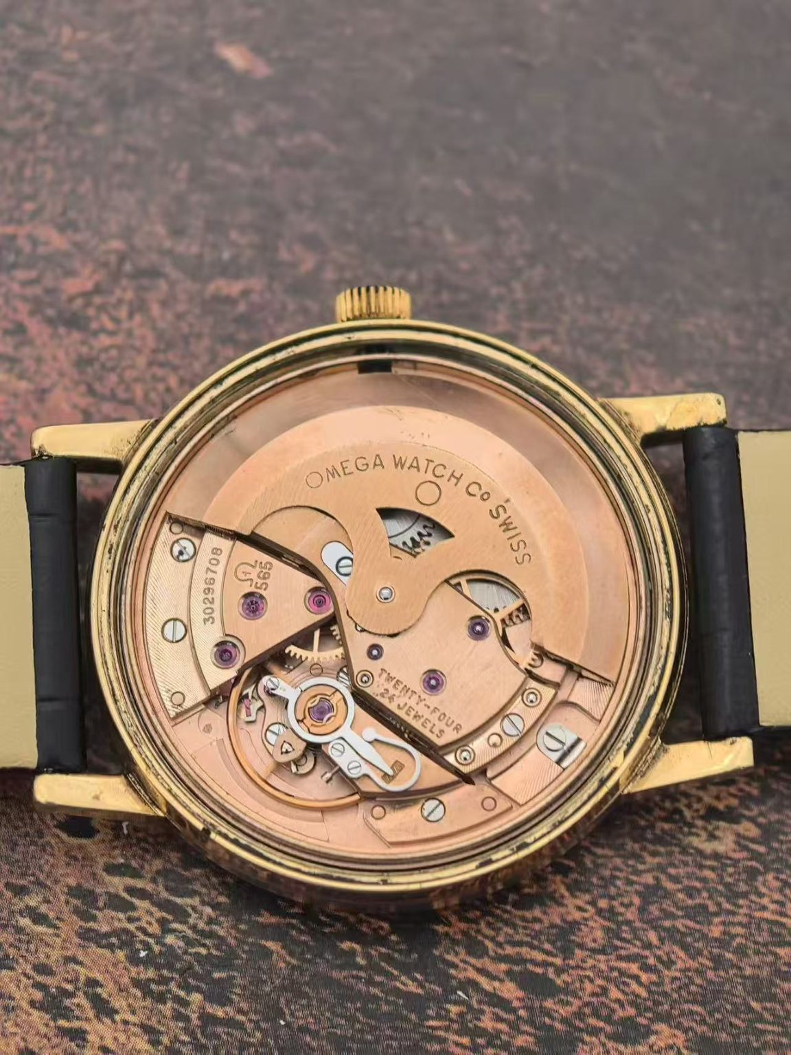 Swiss Made Omega Geneve Date Automatic Watch Cal.565 24 Jewels 34.5MM 376-3800