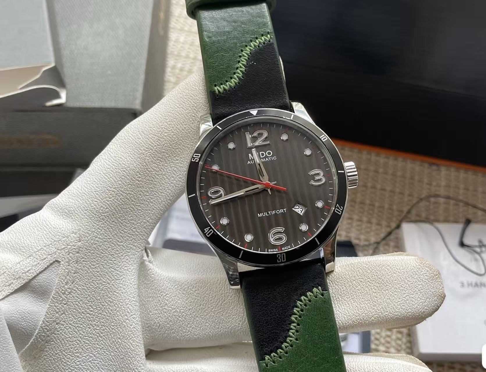 Swiss Made Mido Multifort Date Automatic Watch 25 Jewels 42MM 400-1150