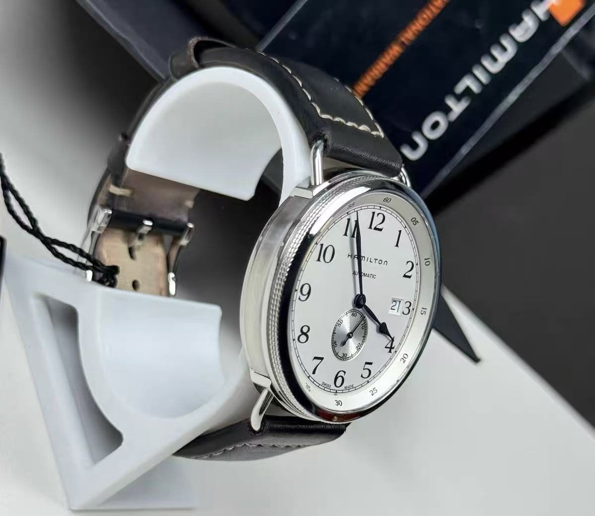 Hamilton Navy Pioneer Date Automatic Watch ETA2895-2 27 Jewels 40MM 394-2100