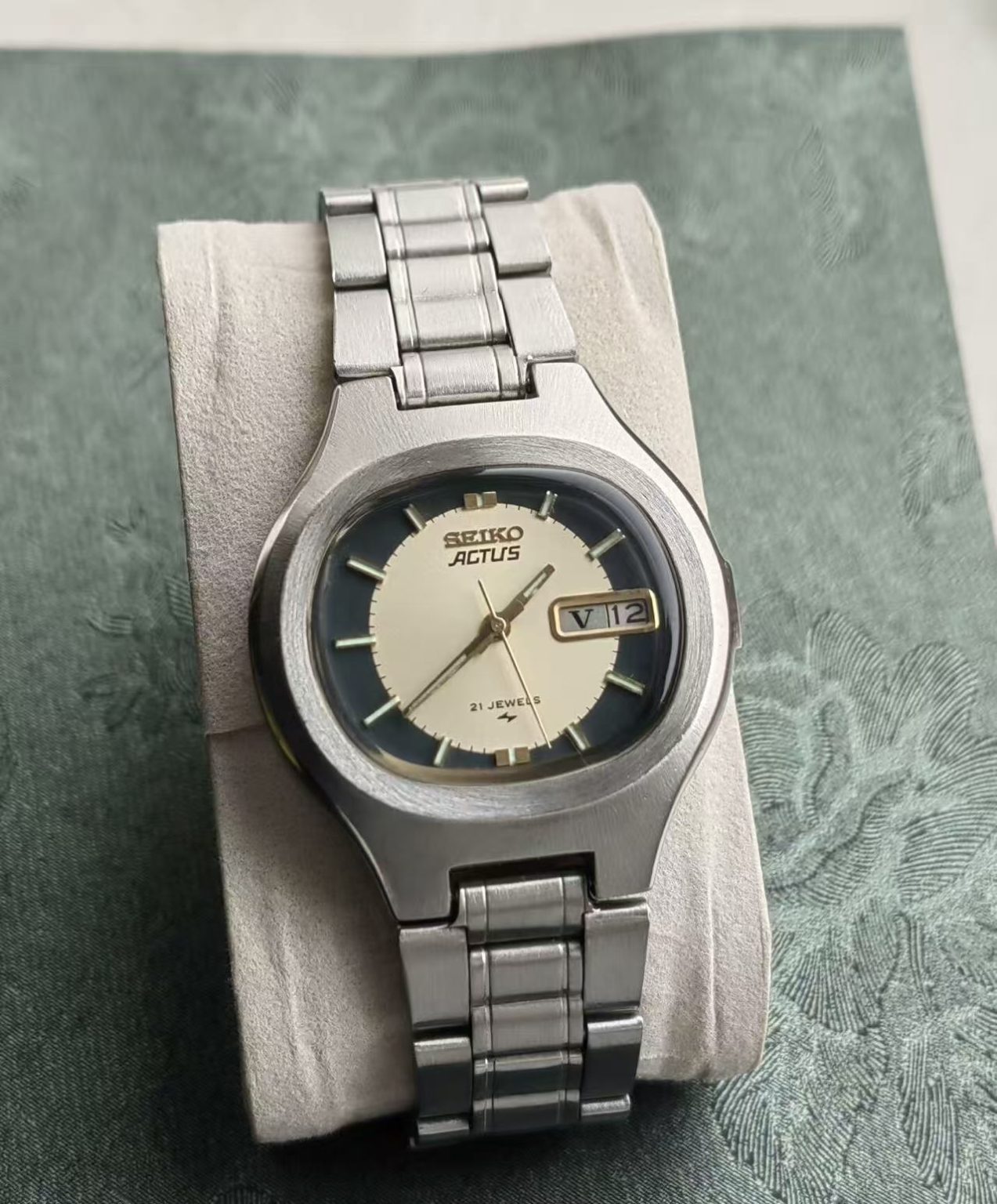 Seiko Actus Day Date Automatic Watch 7019 21 Jewels 38MM 410-0500