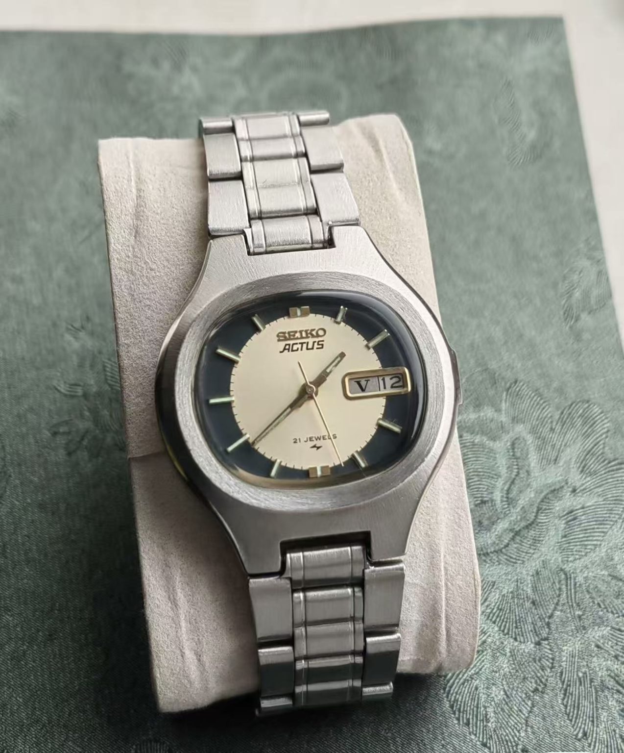 Seiko Actus Day Date Automatic Watch 7019 21 Jewels 38MM 410-0500