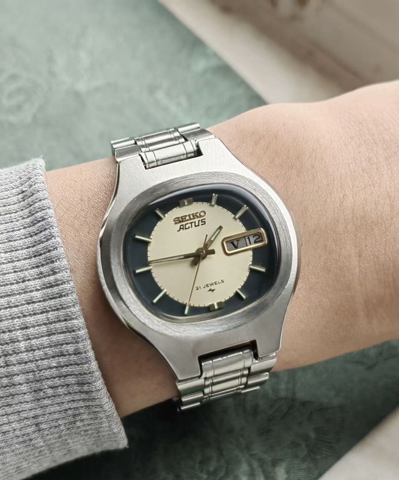 Seiko Actus Day Date Automatic Watch 7019 21 Jewels 38MM 410-0500