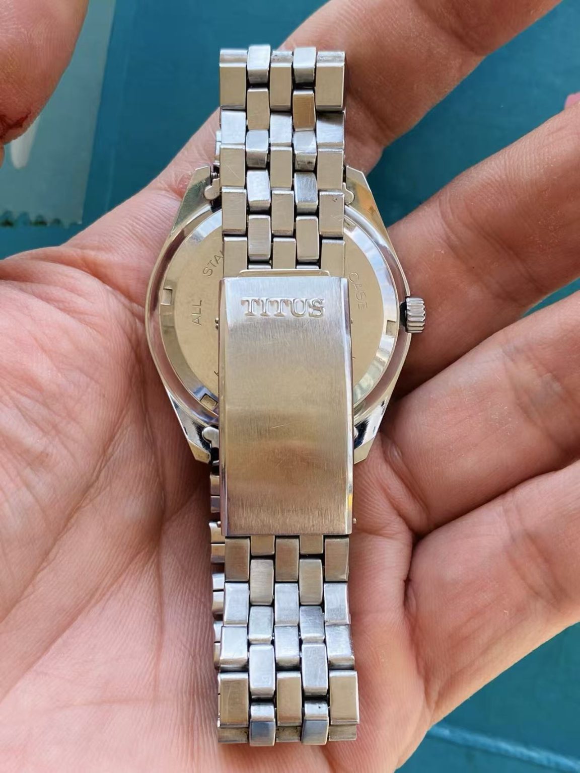 Swiss Made Titus Date Manual-Winding Watch 17 Jewels 36MM 402-0170