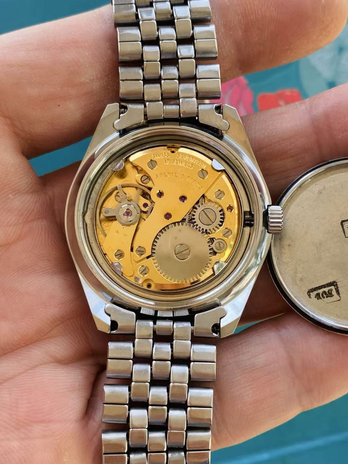 Swiss Made Titus Date Manual-Winding Watch 17 Jewels 36MM 402-0170