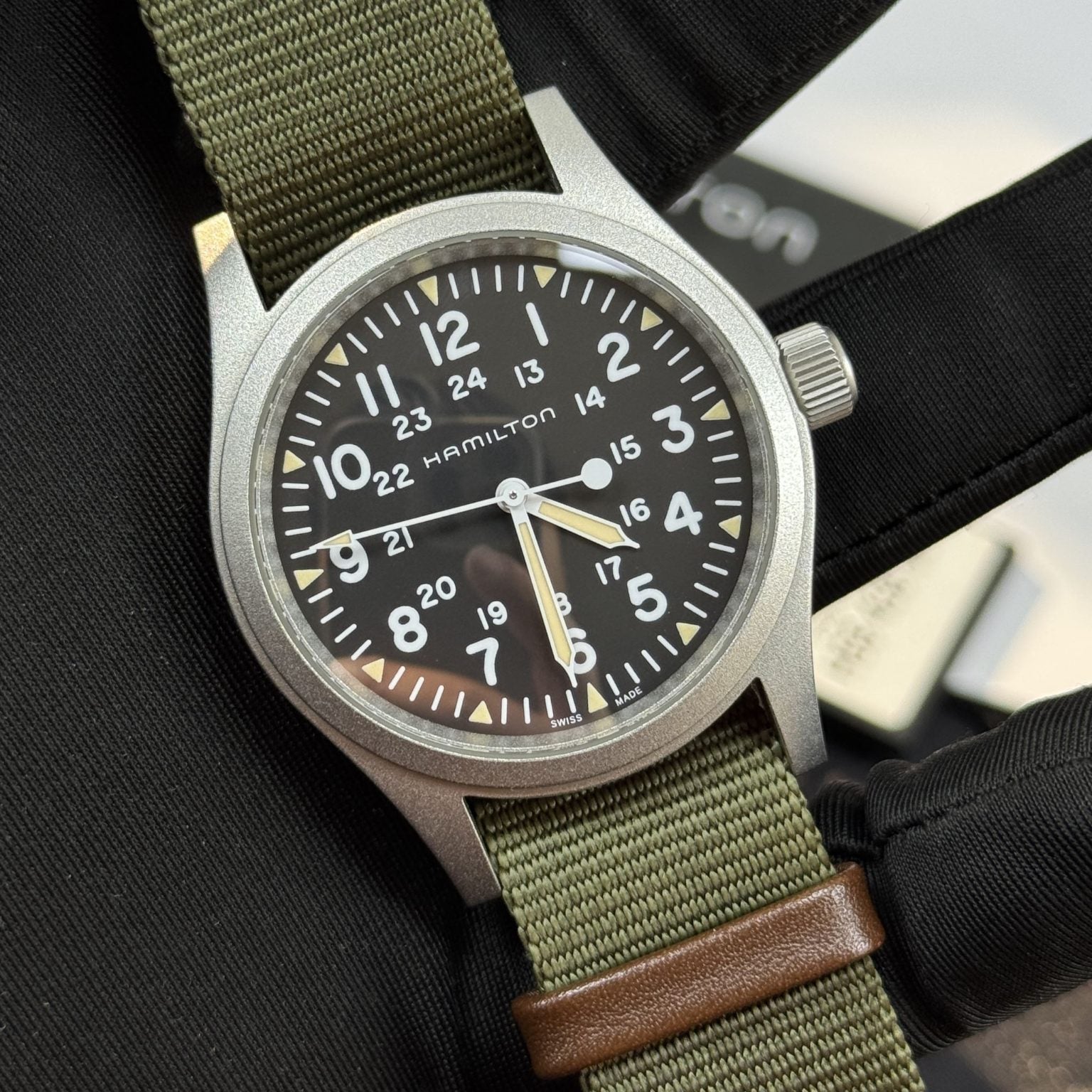 Swiss Made Hamilton Khaki Field Mechanical Watch 38mm H69439931 Full Set 426-2200