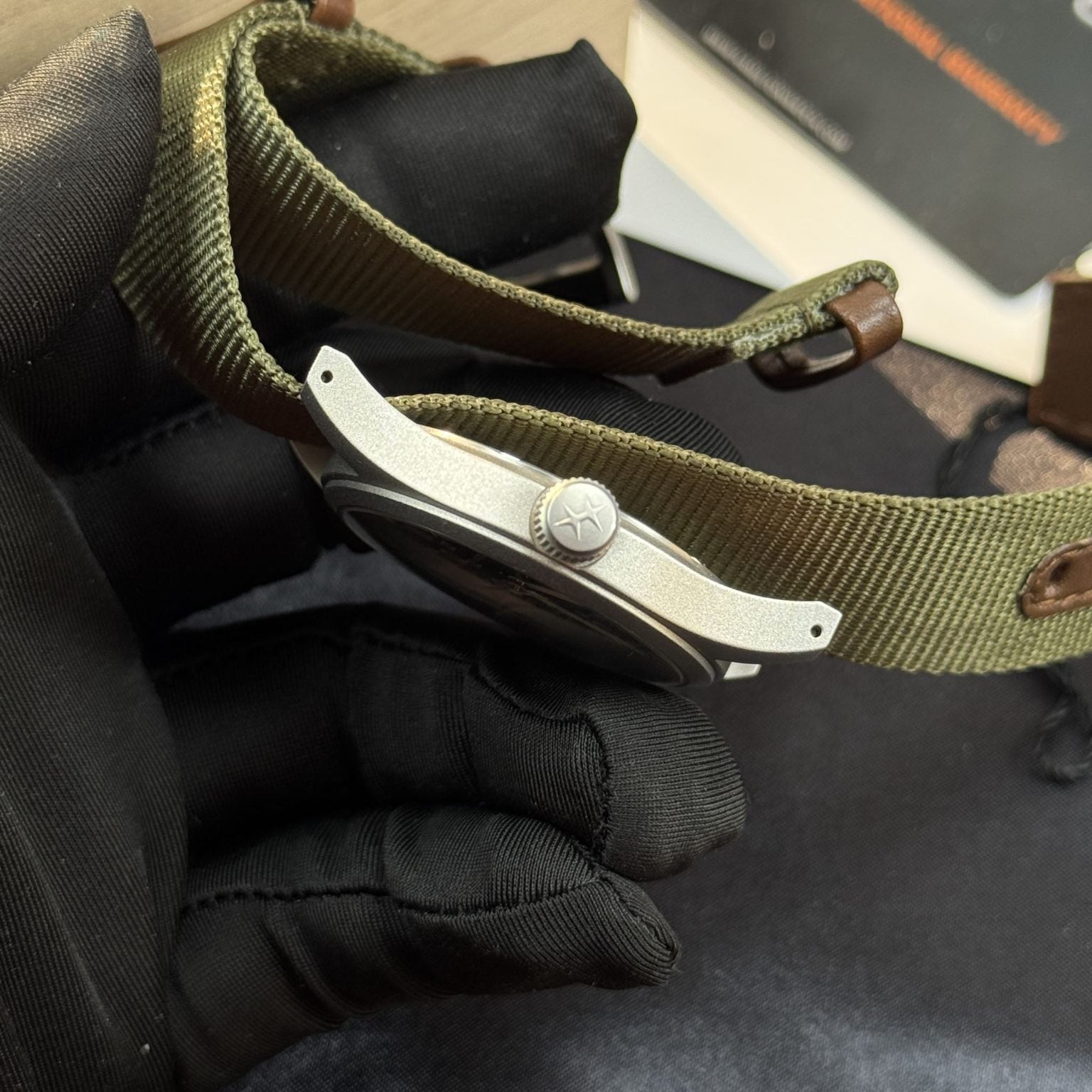 Swiss Made Hamilton Khaki Field Mechanical Watch 38mm H69439931 Full Set 426-2200