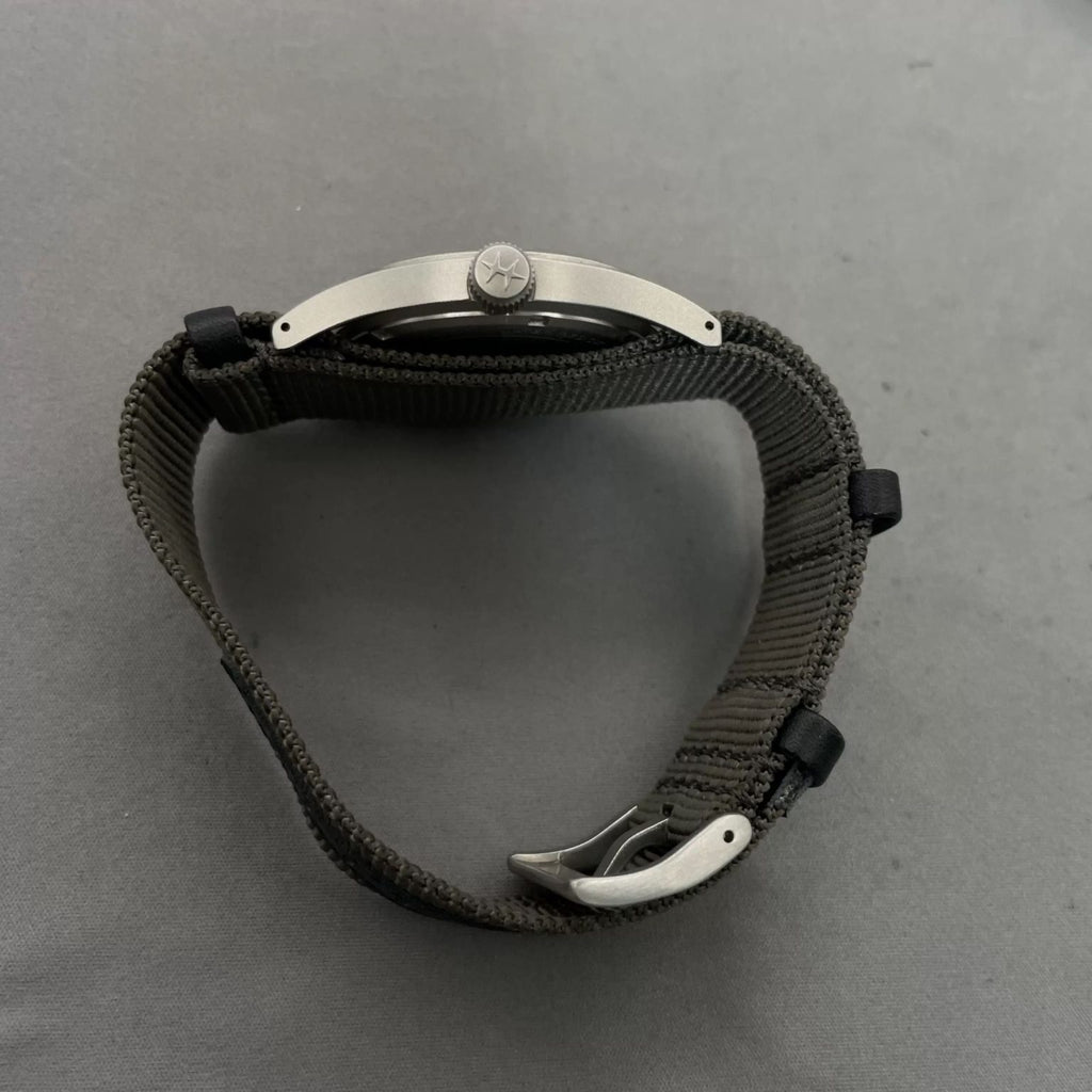 Hamilton Khaki Field Mechanical Swiss Made Watch 38mm H694390 Full Set 425-2050