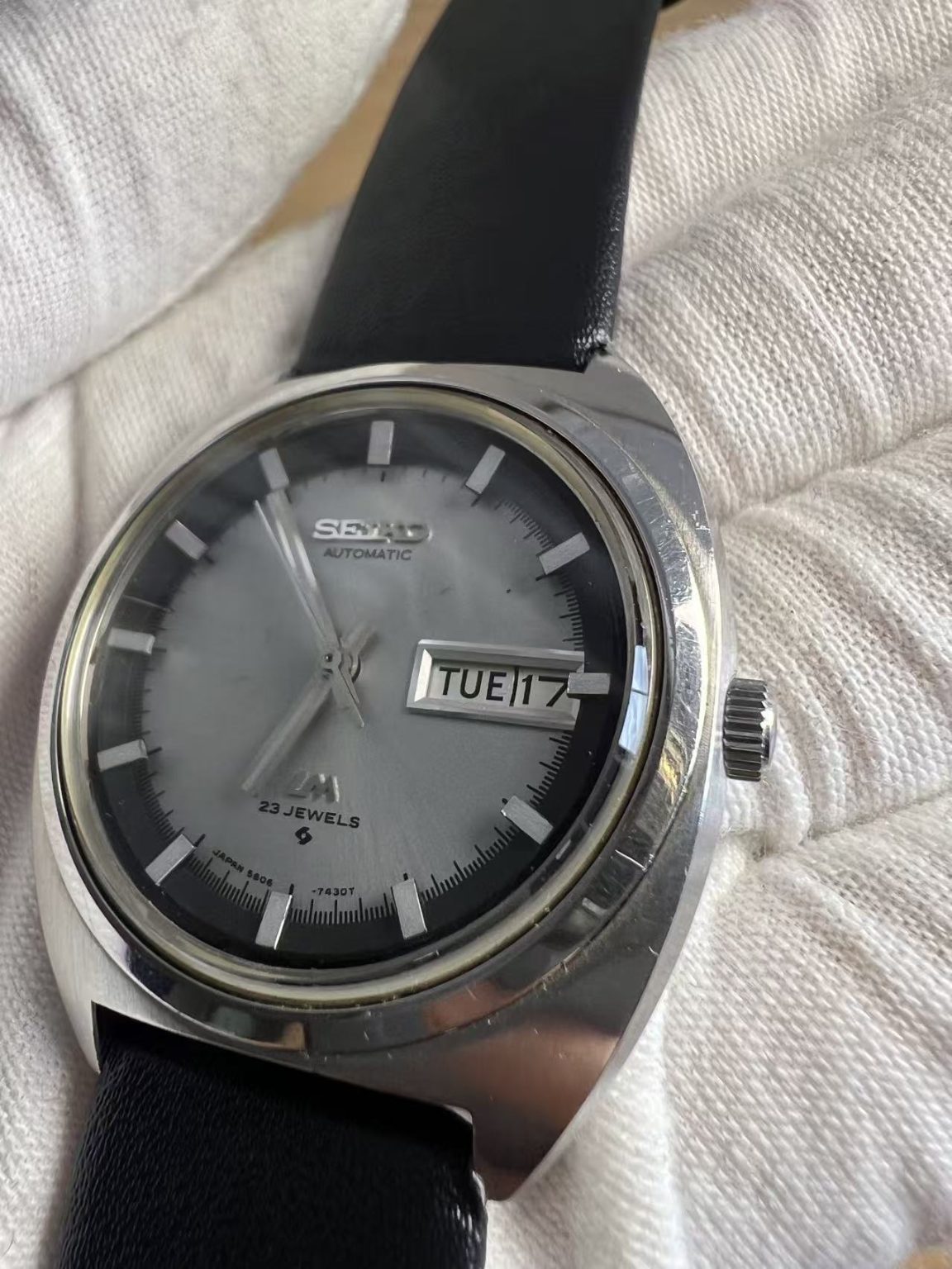 Seiko Lord Matic LM Day Date Automatic Watch 5606A 23 Jewels 37MM 336-0520