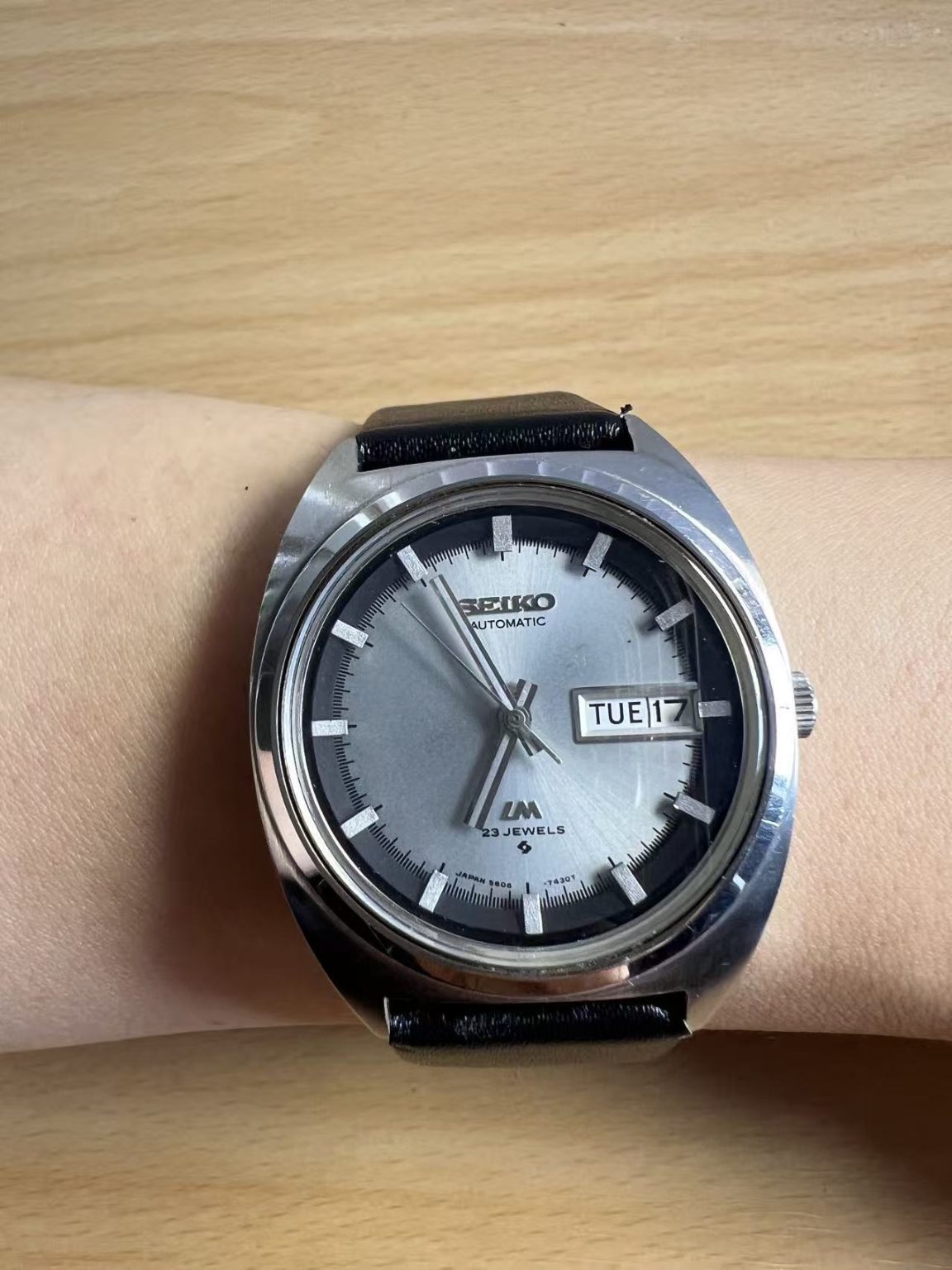 Seiko Lord Matic LM Day Date Automatic Watch 5606A 23 Jewels 37MM 336-0520