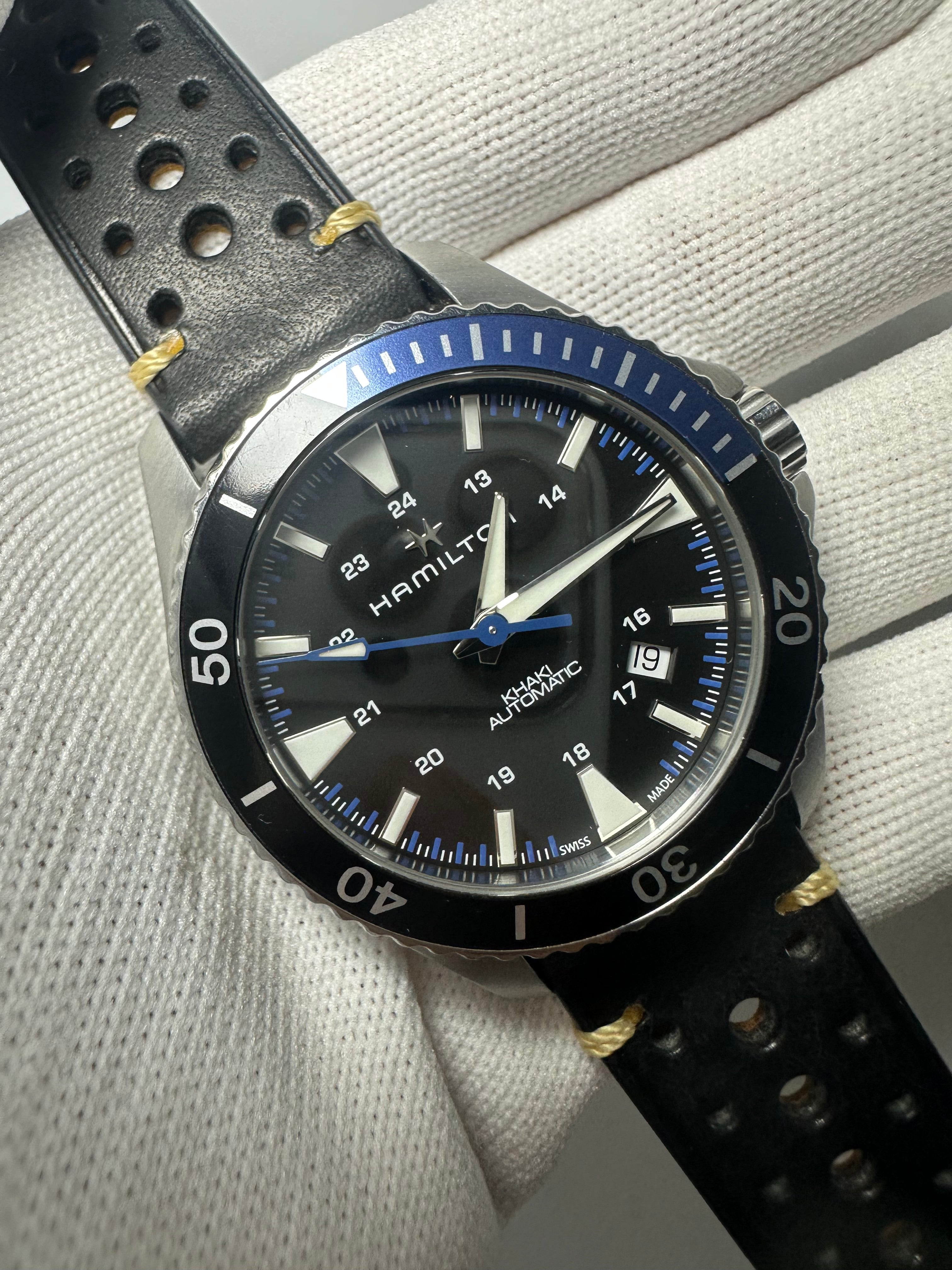Hamilton Swiss Khaki Navy Scuba Automatic Watch H82315931 40mm Full Set 532-1600
