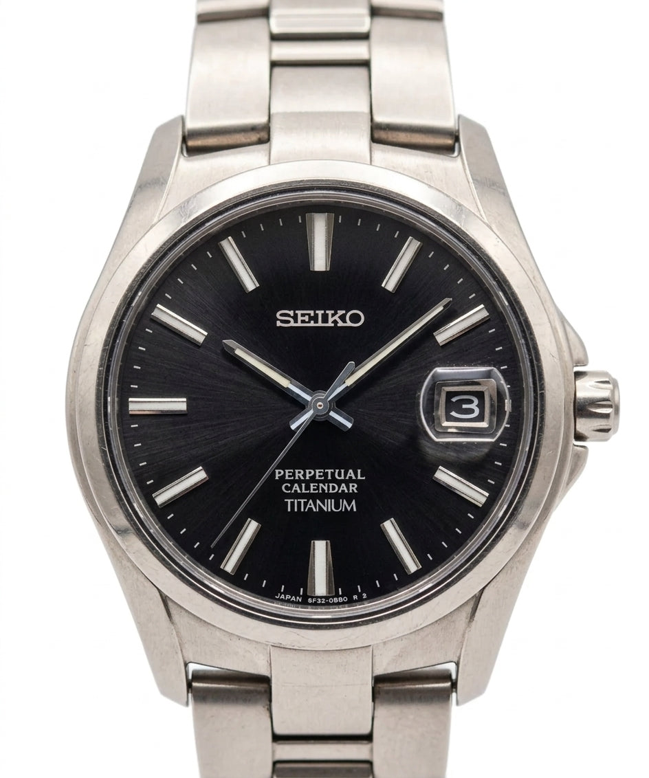 Seiko 8F32-0400 Vintage Men's Quartz Watch Titanium Perpetual Calendar 200m 626-0420