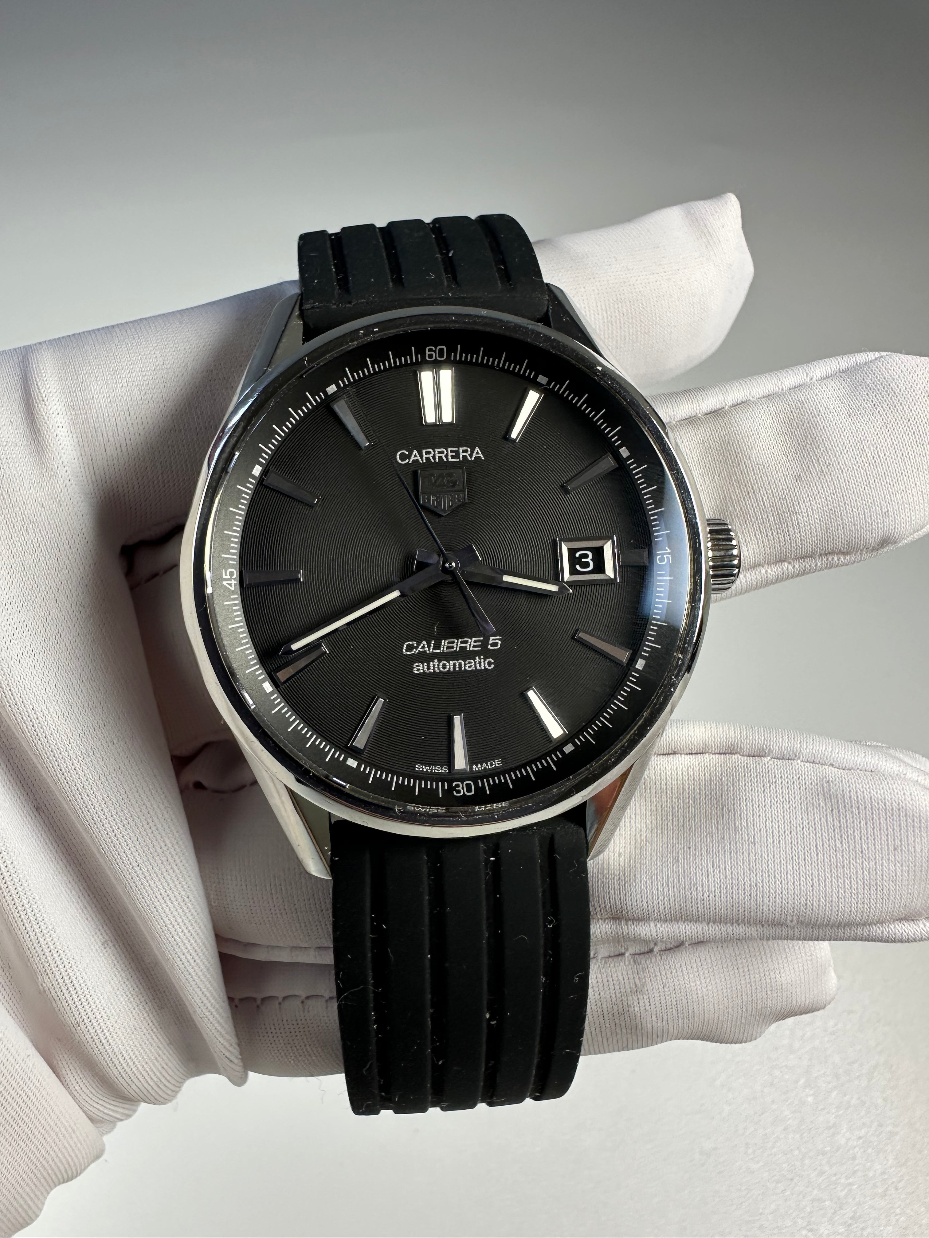 Swiss TAG Heuer Carrera WAR211A Automatic Watch Calibre 5 Date 25 Jewels Rubber Strap 39mm 648-2500
