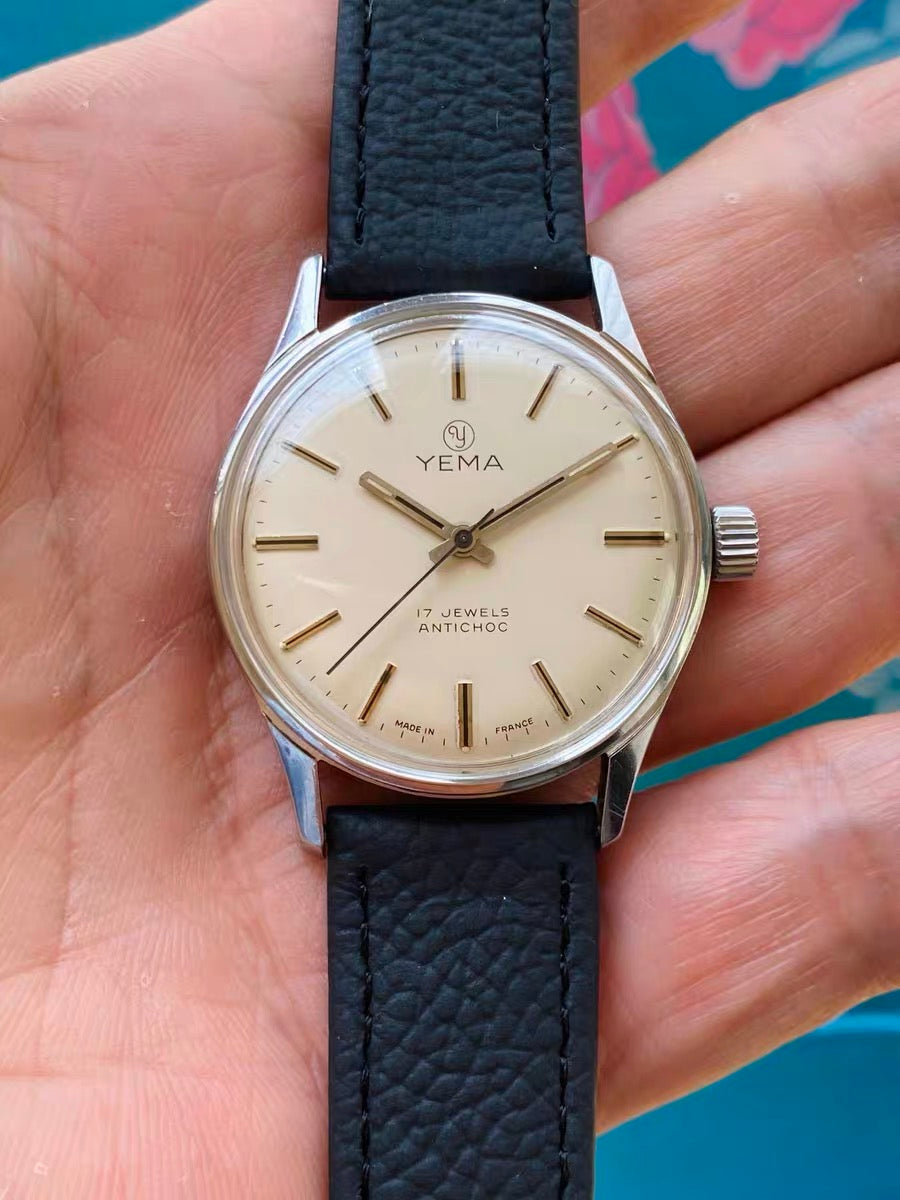  French Made Yema Manual Wind Watch Time 17 Jewels 34mm 1970s 577-0170