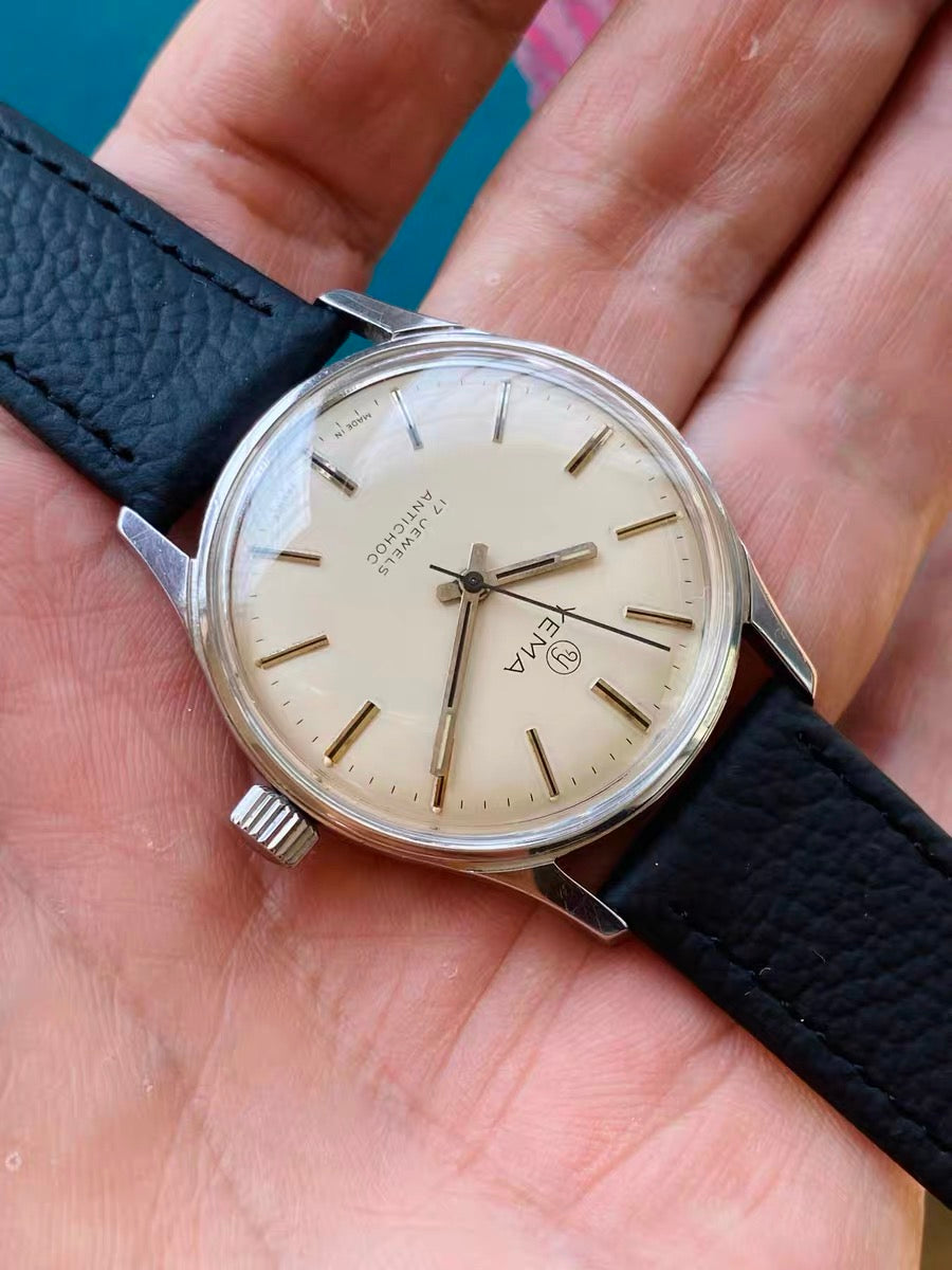  French Made Yema Manual Wind Watch Time 17 Jewels 34mm 1970s 577-0170