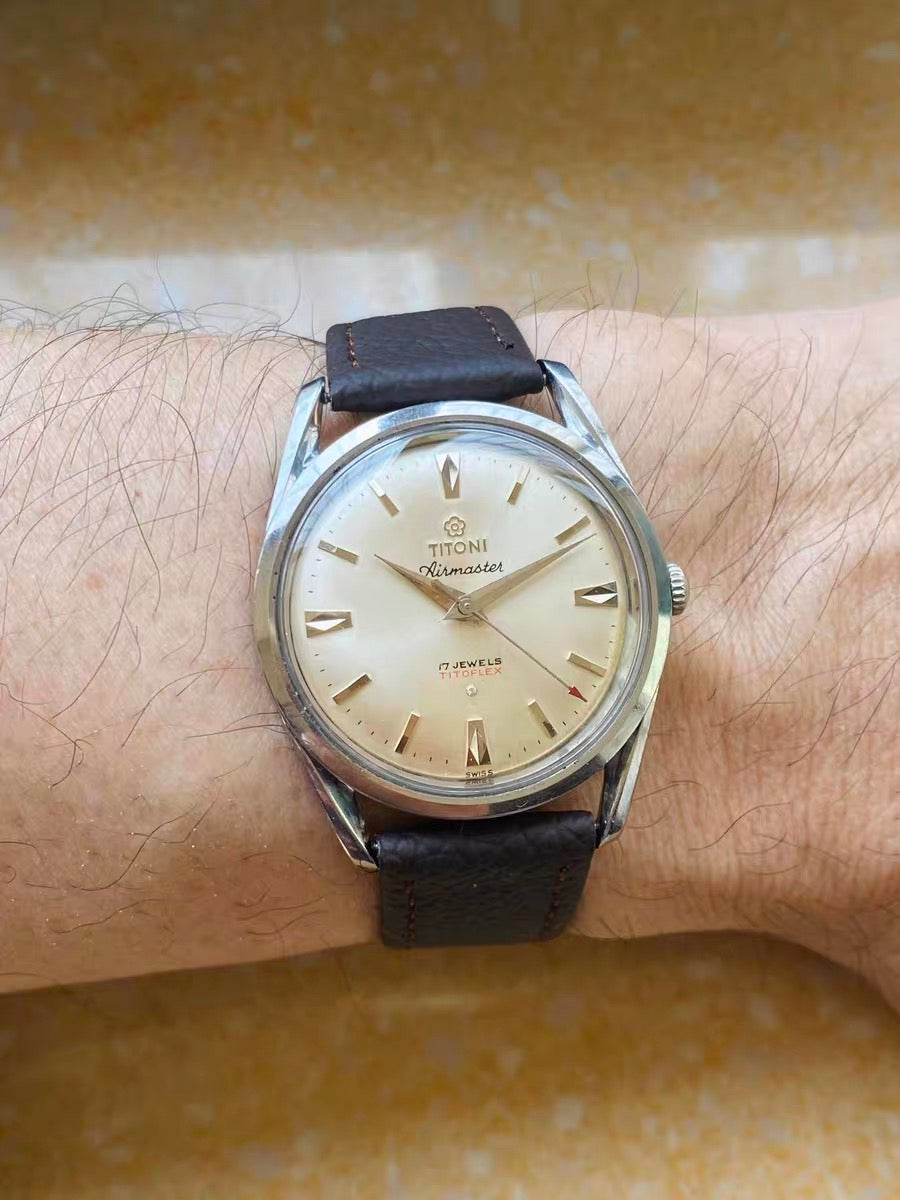 Swiss Titoni Titoflex Manual Wind Vintage Men's Watch ETA 2391 17 Jewels 34.5mm 1960s 579-0230