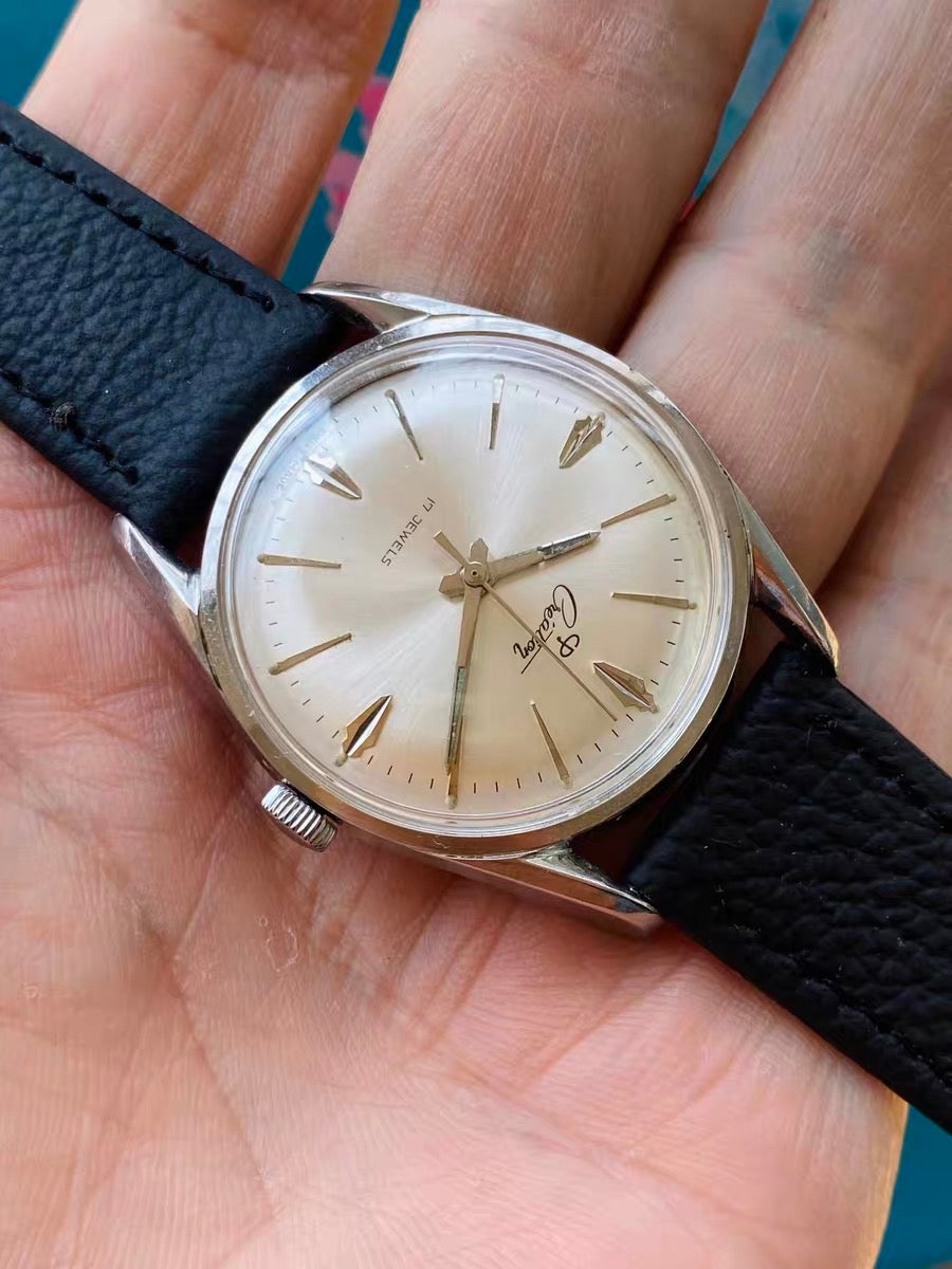 Swiss Creation Manual Wind Vintage Watch Cal. 72 17 Jewels Silver Dial 34mm 1960s 578-0178